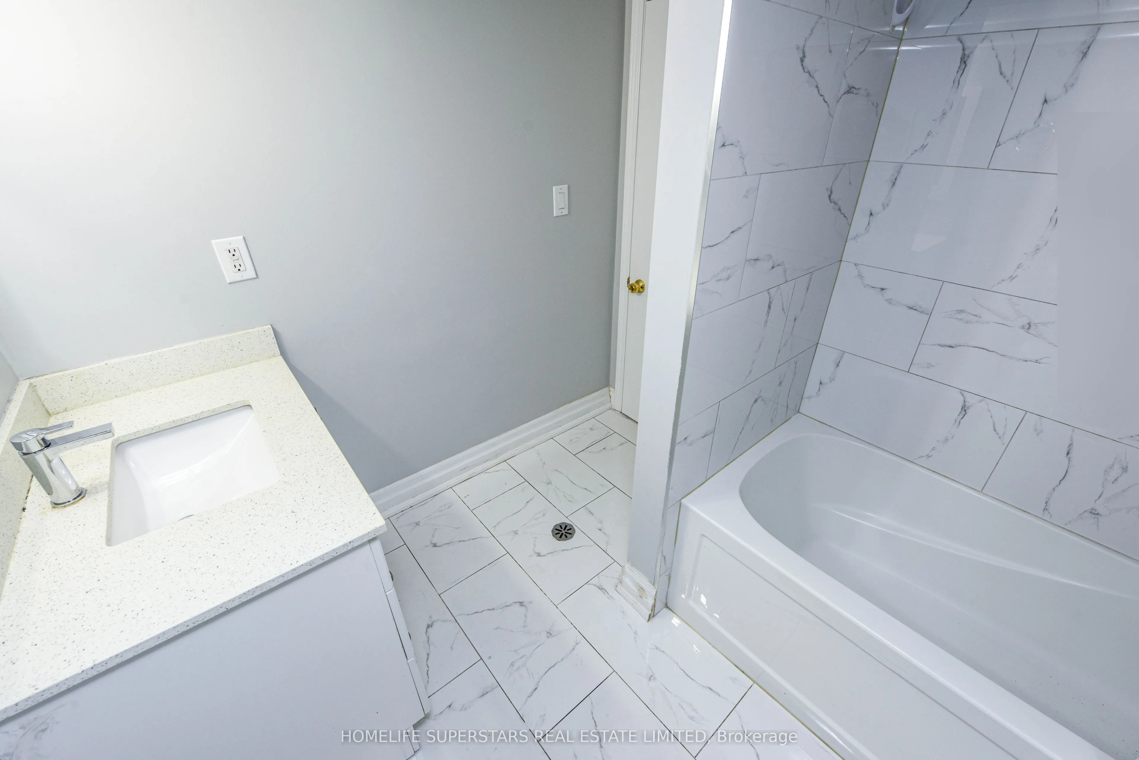 9 Aloma Crescent