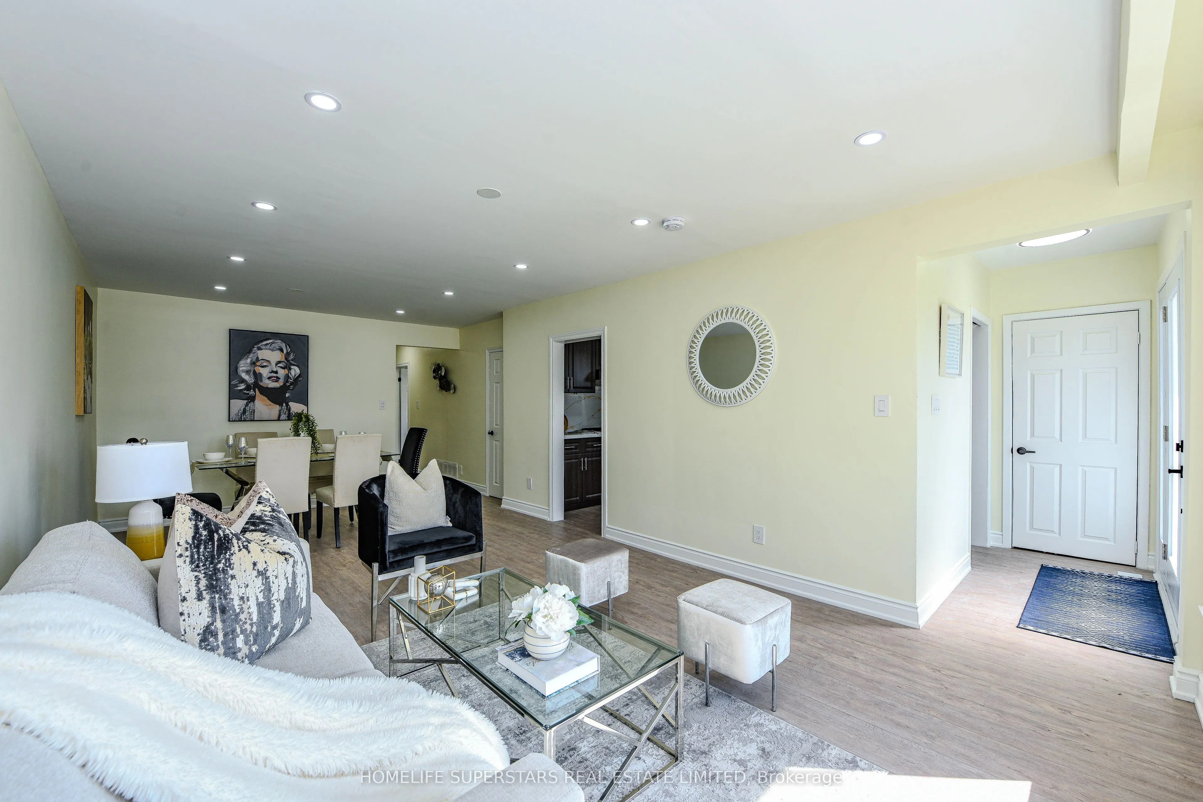 9 Aloma Crescent