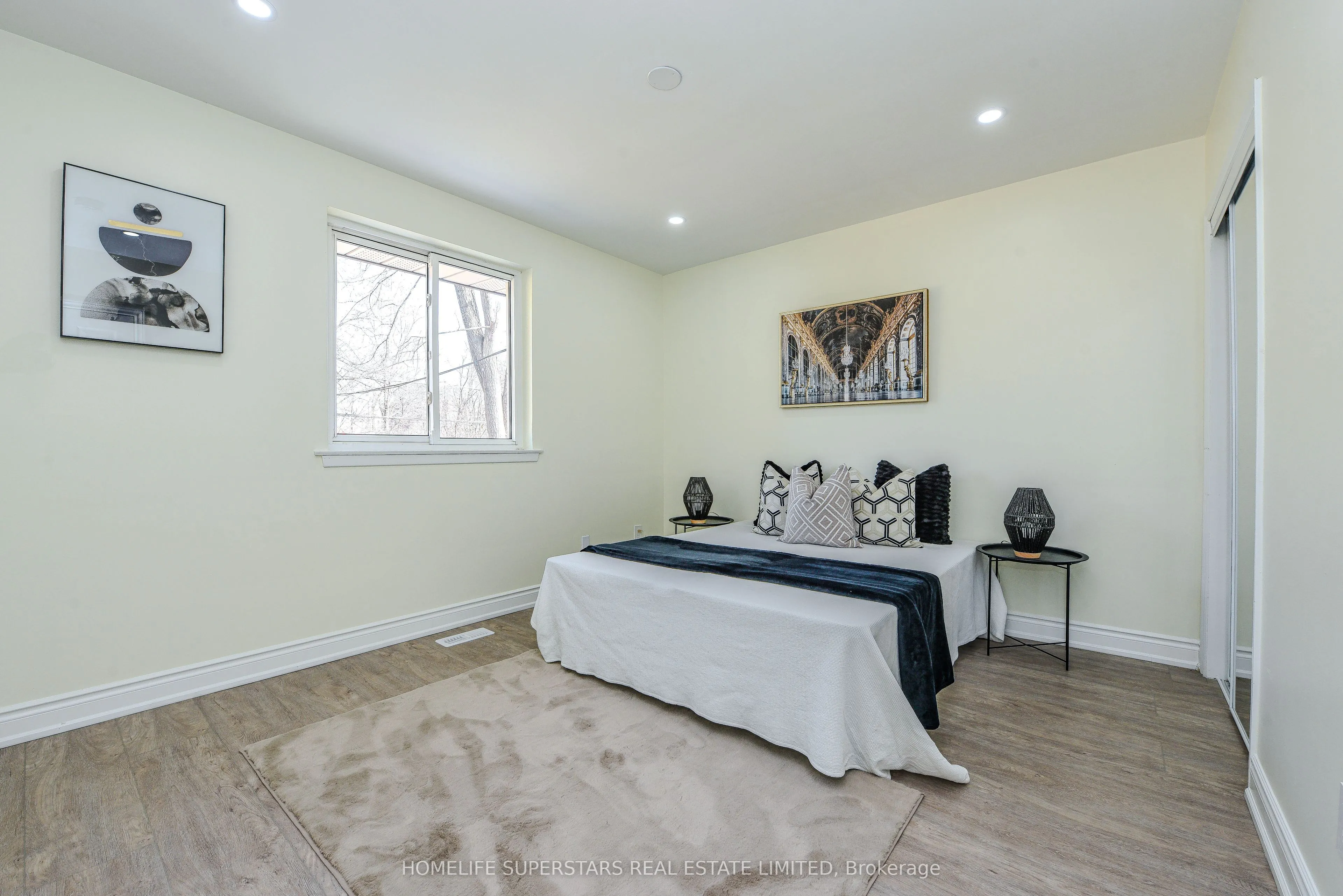 9 Aloma Crescent