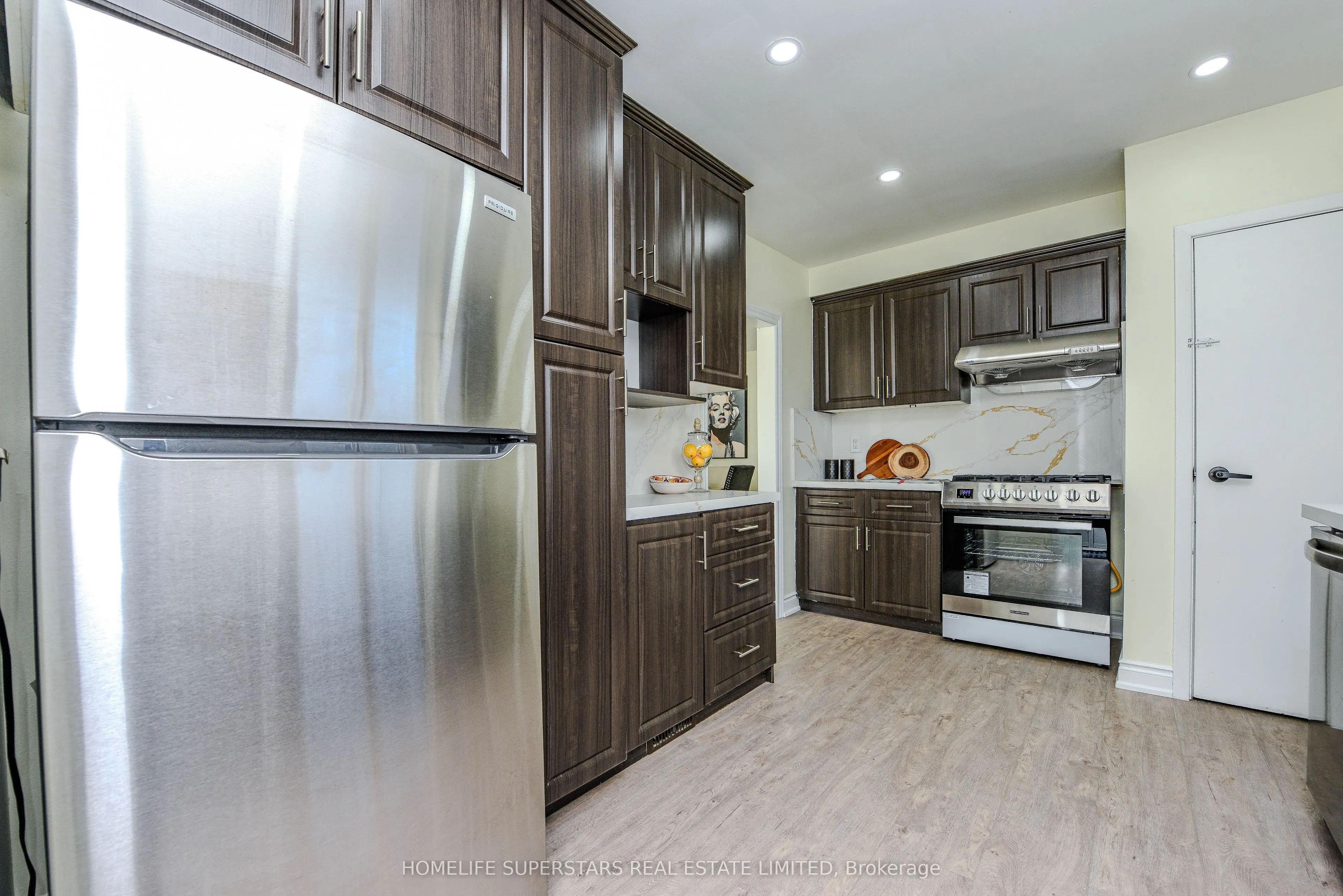 9 Aloma Crescent