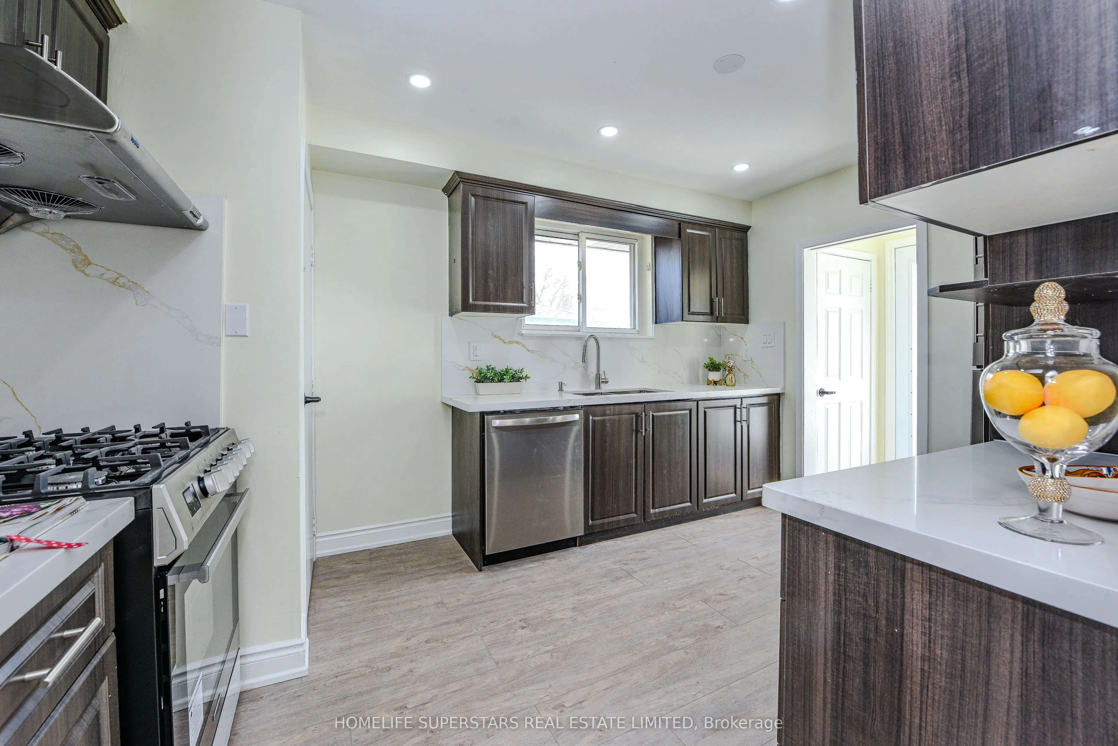 9 Aloma Crescent