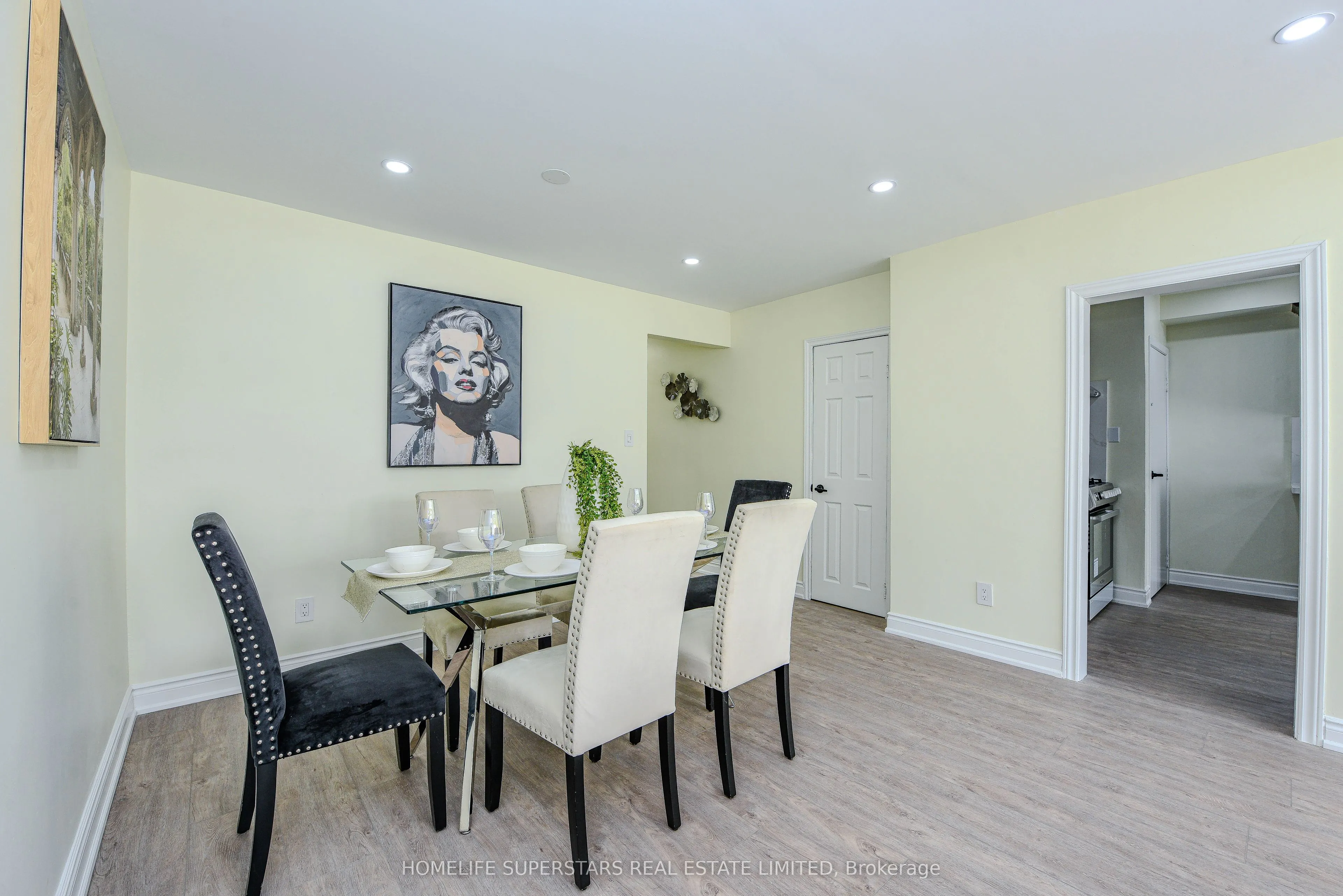 9 Aloma Crescent