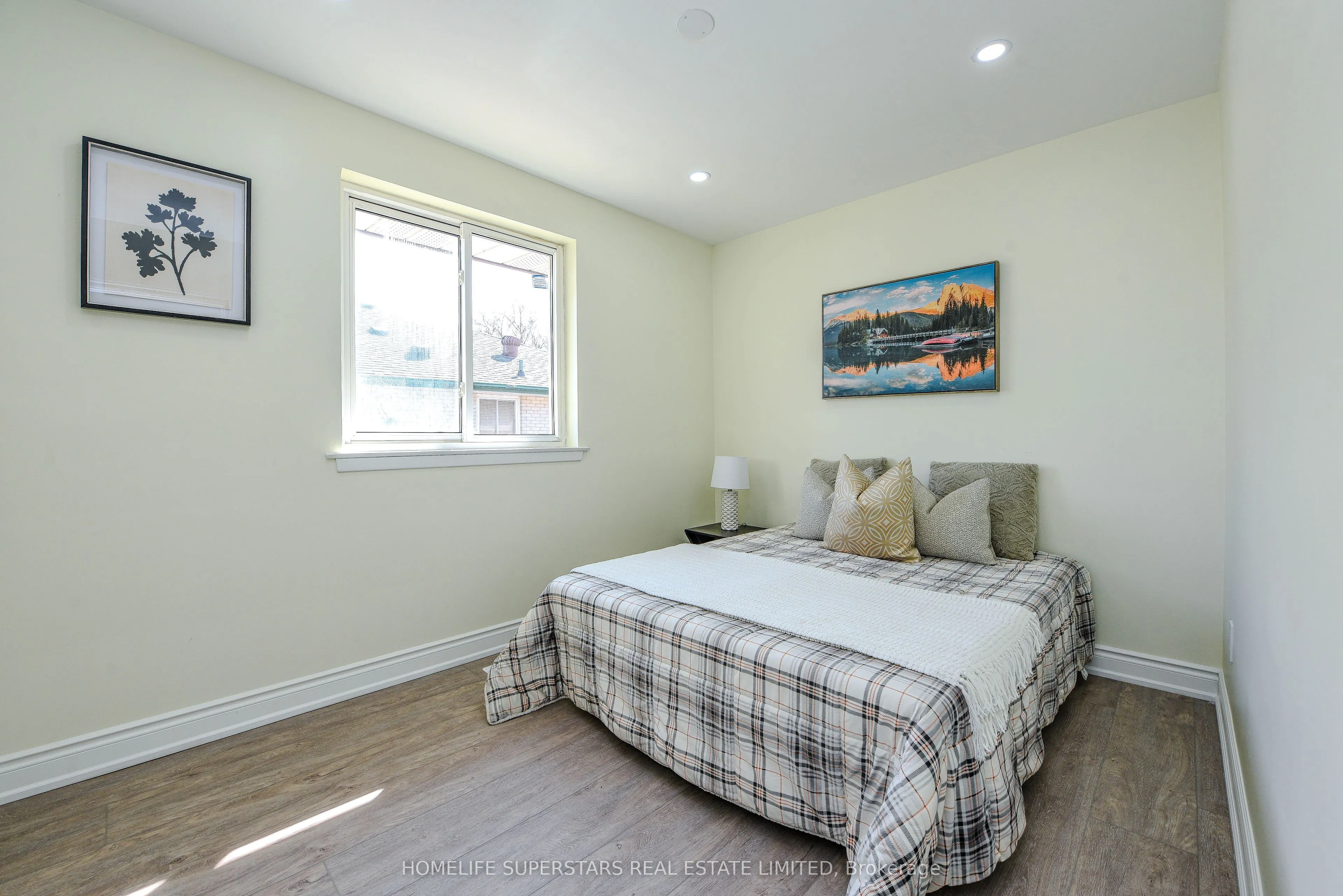 9 Aloma Crescent