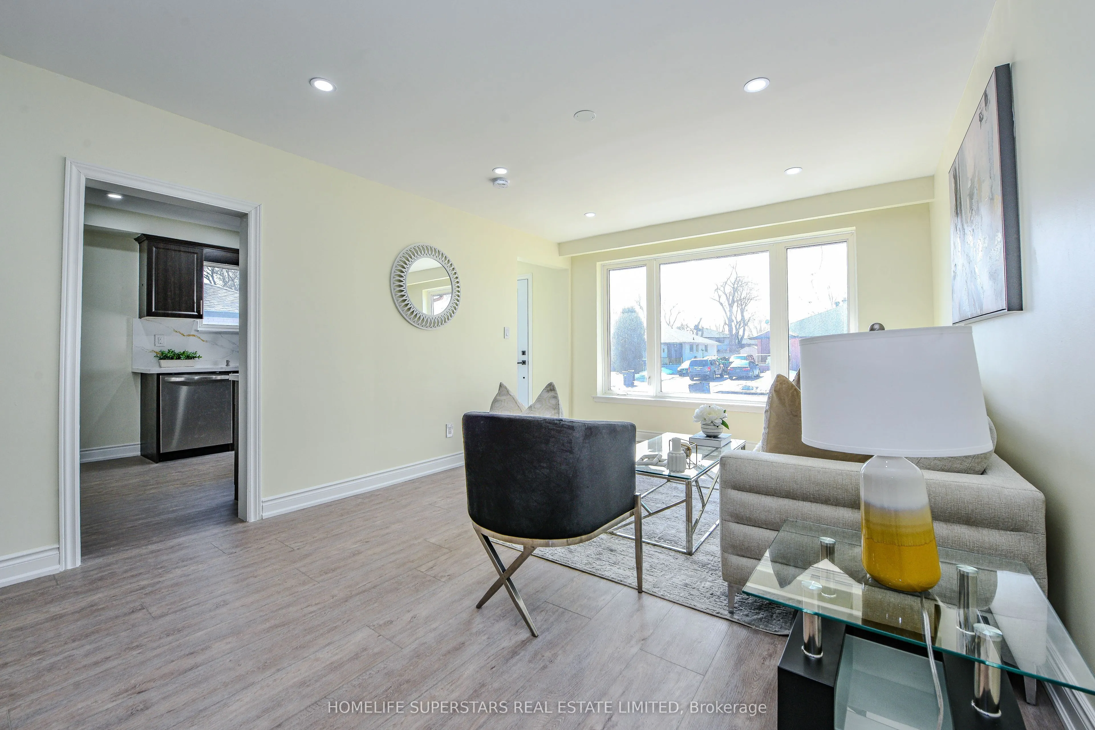 9 Aloma Crescent