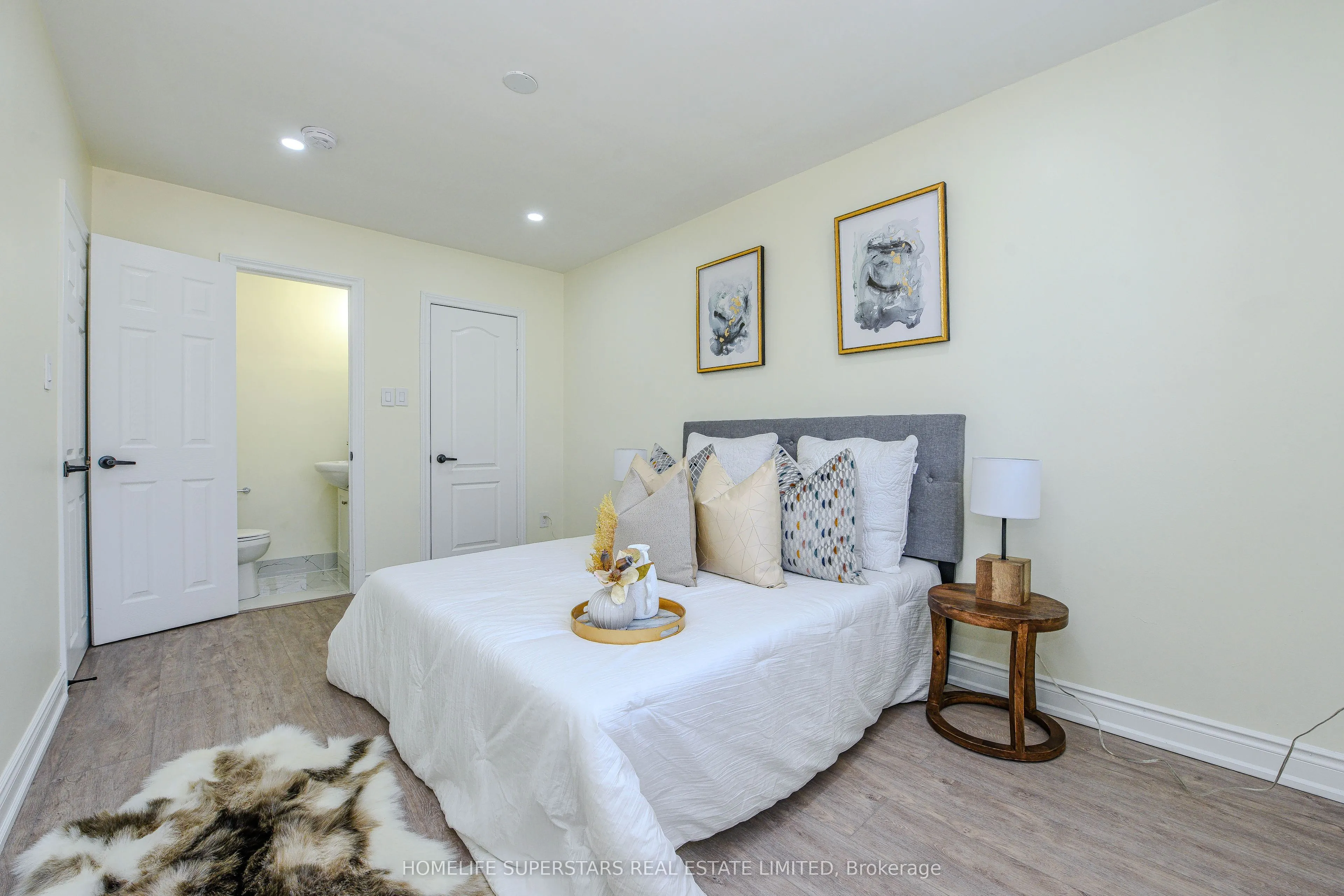9 Aloma Crescent