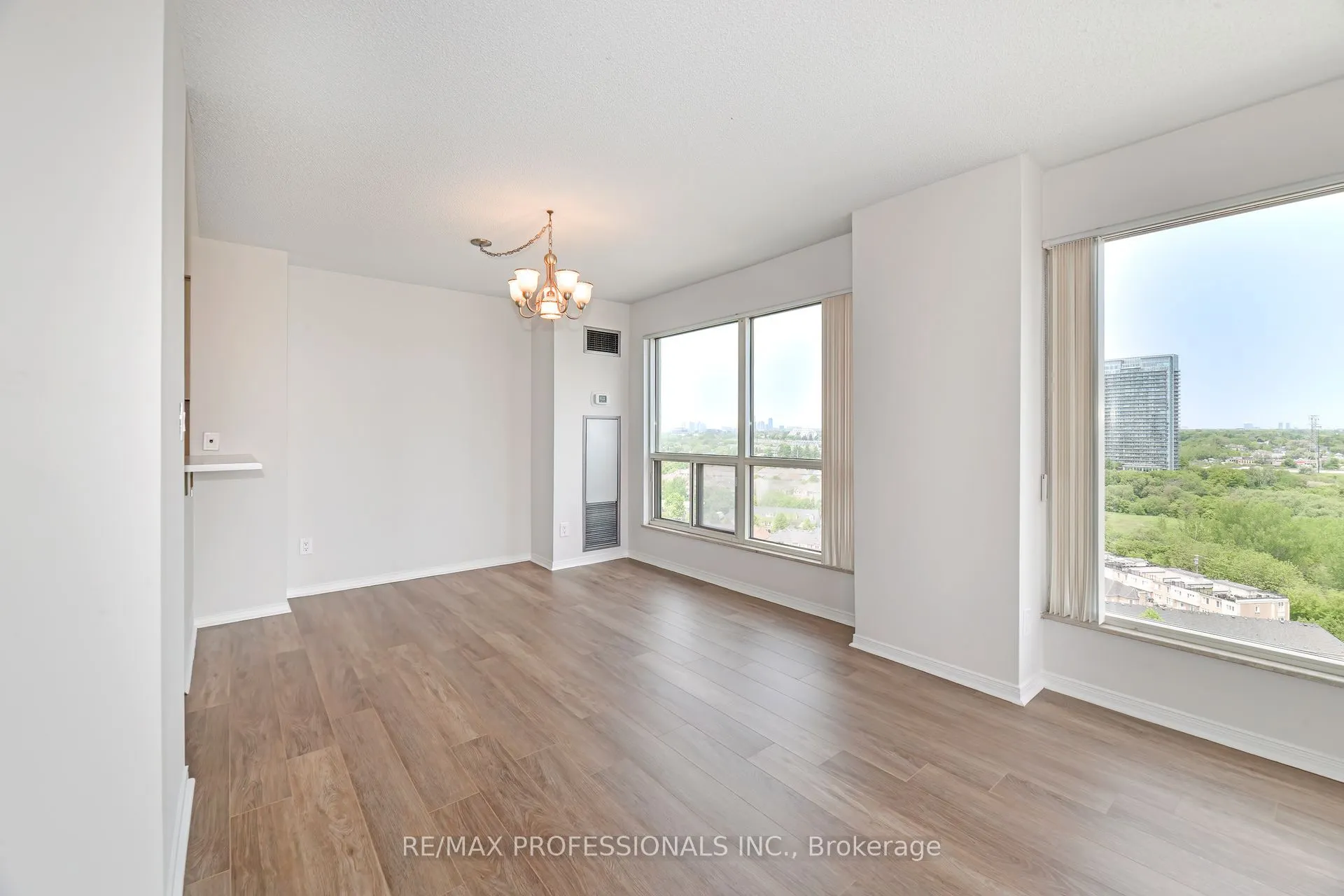 2269 Lakeshore Boulevard W, #2004
