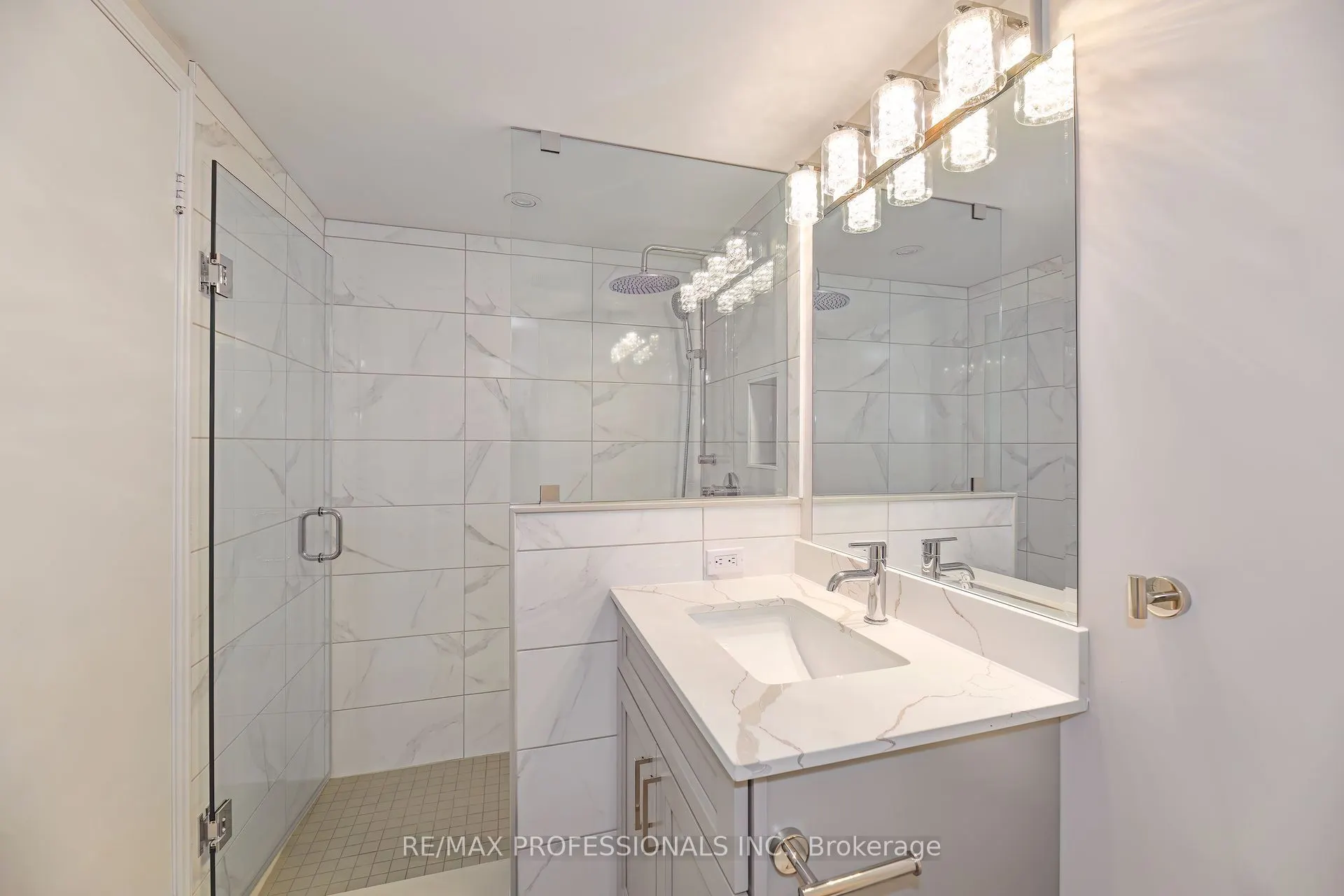2269 Lakeshore Boulevard W, #2004