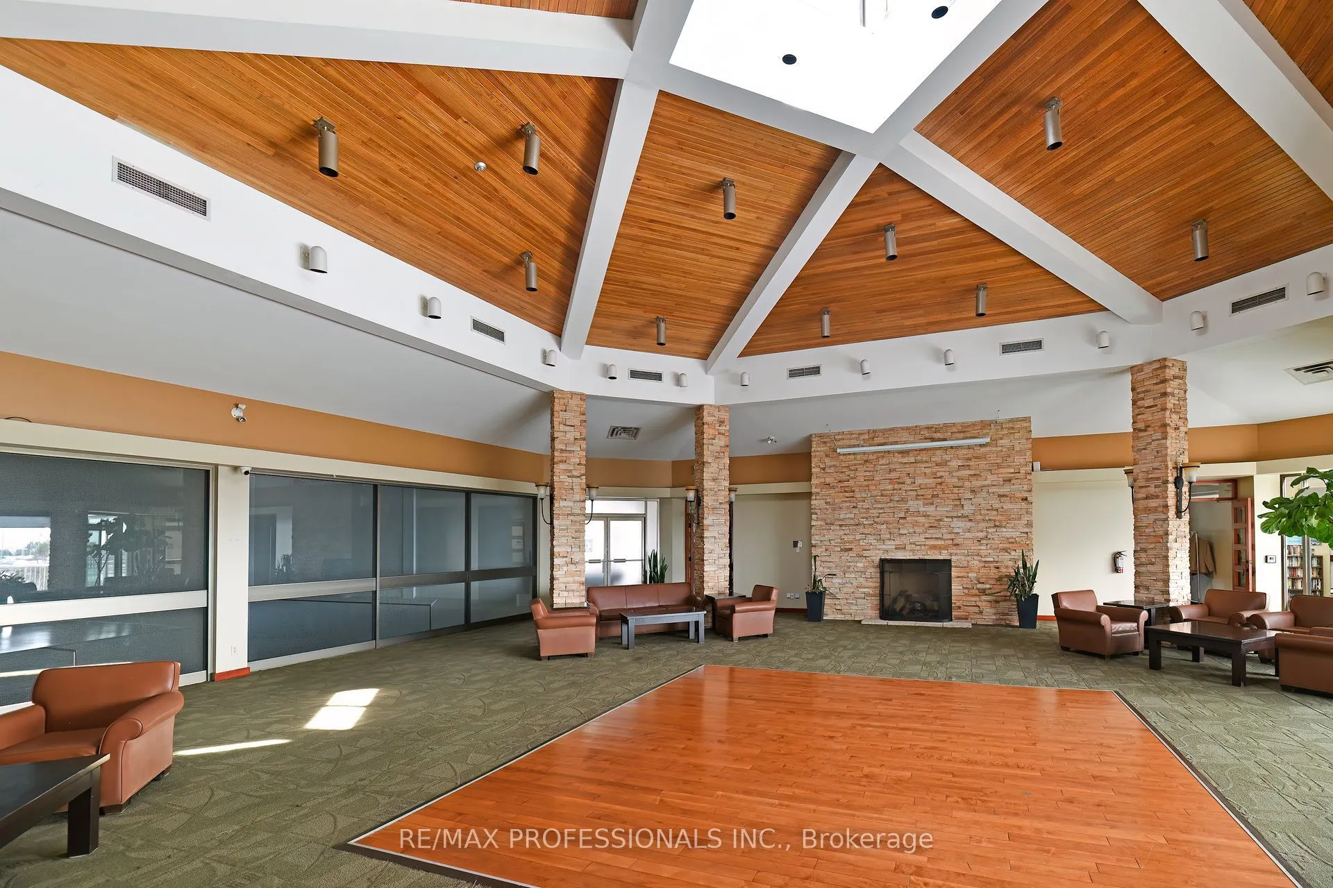 2269 Lakeshore Boulevard W, #2004