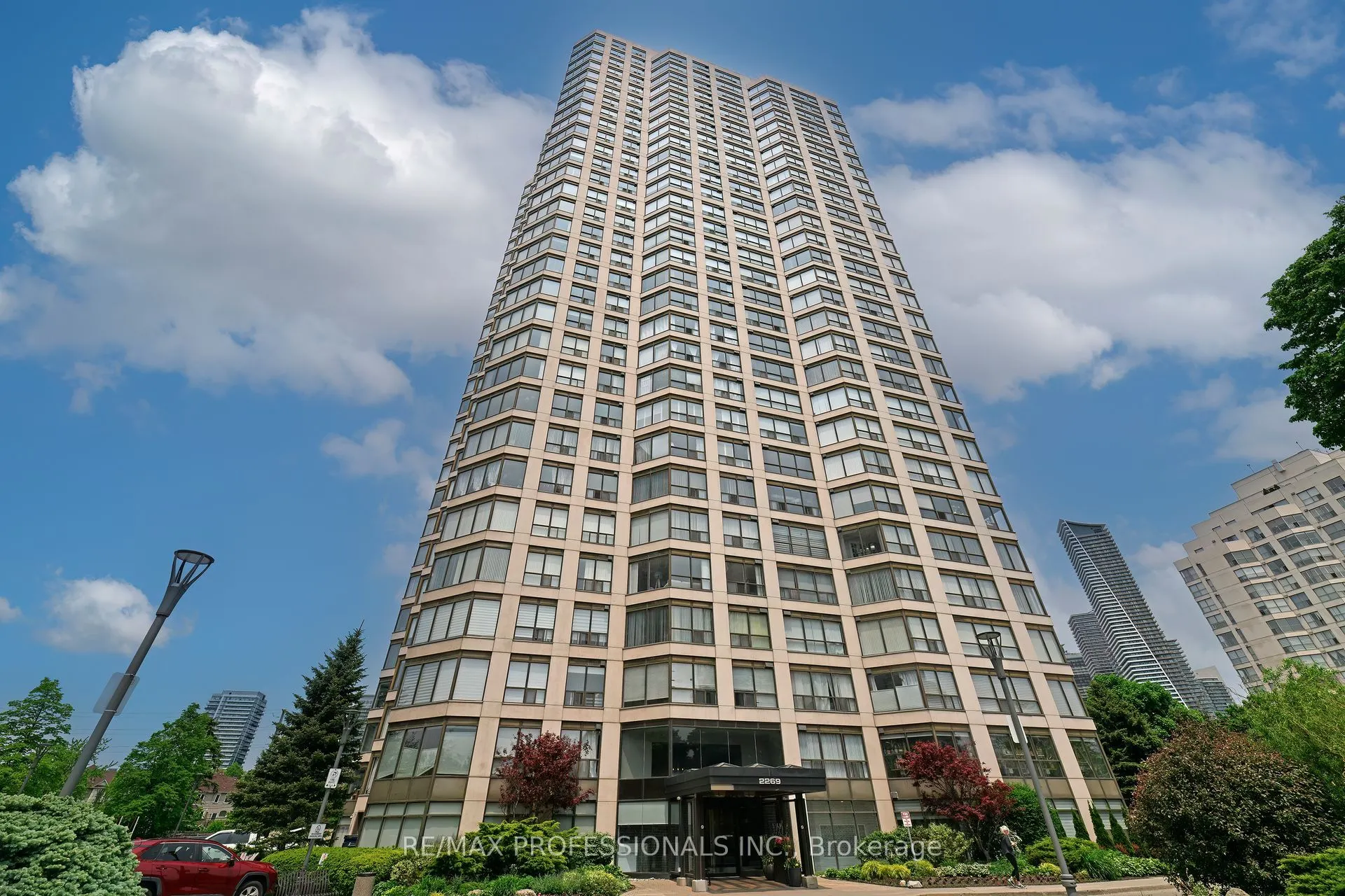 2269 Lakeshore Boulevard W, #2004