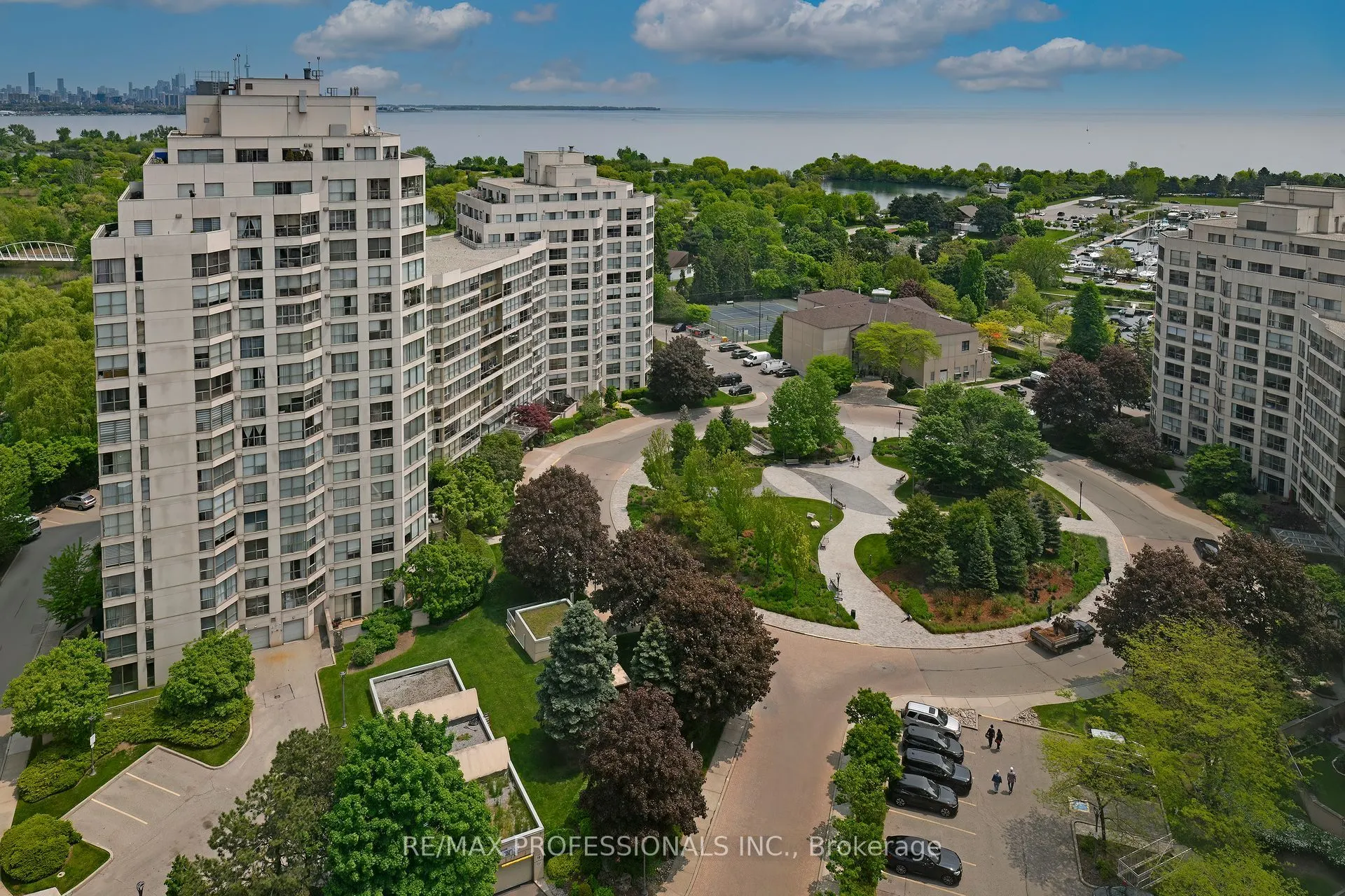 2269 Lakeshore Boulevard W, #2004
