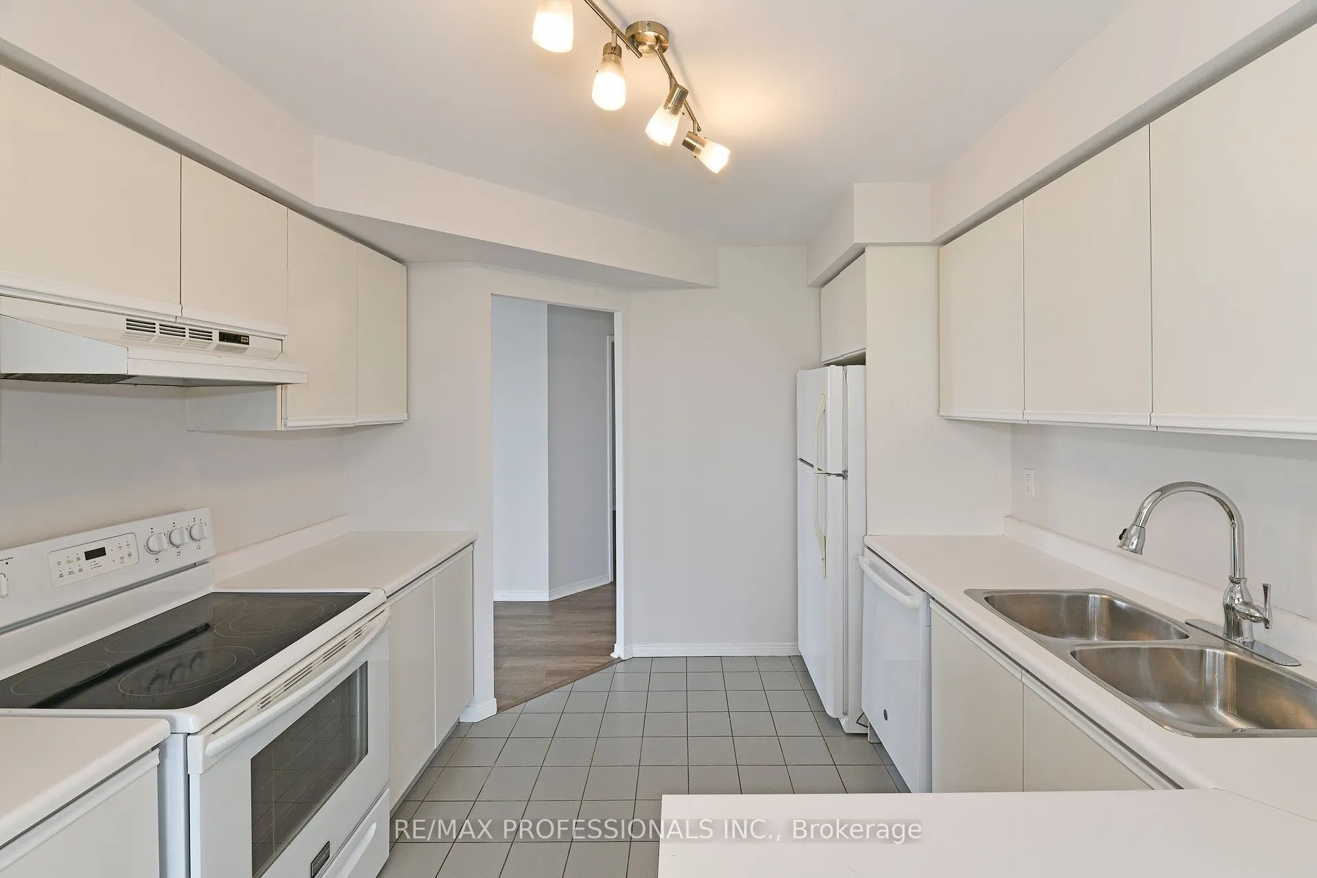 2269 Lakeshore Boulevard W, #2004