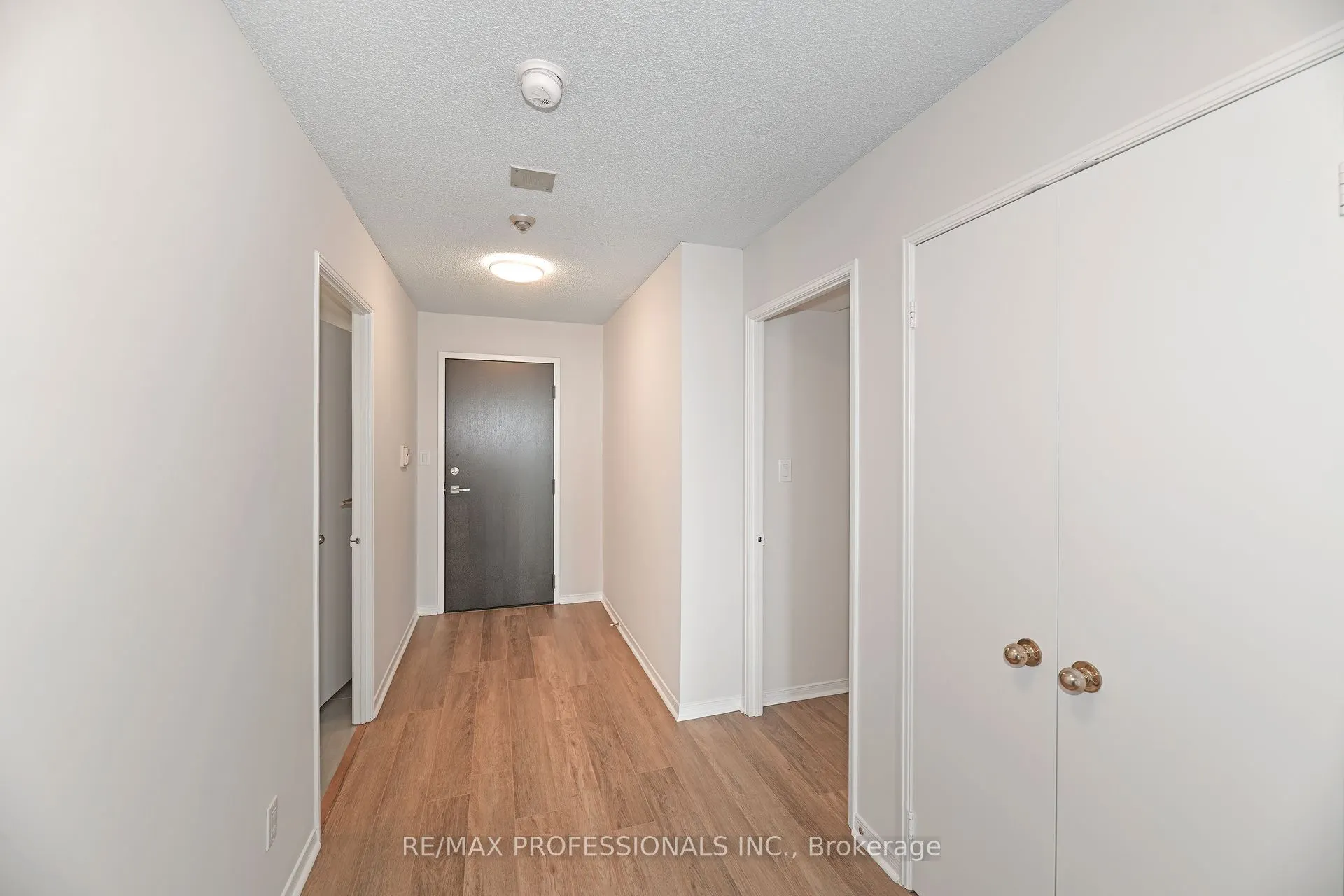 2269 Lakeshore Boulevard W, #2004