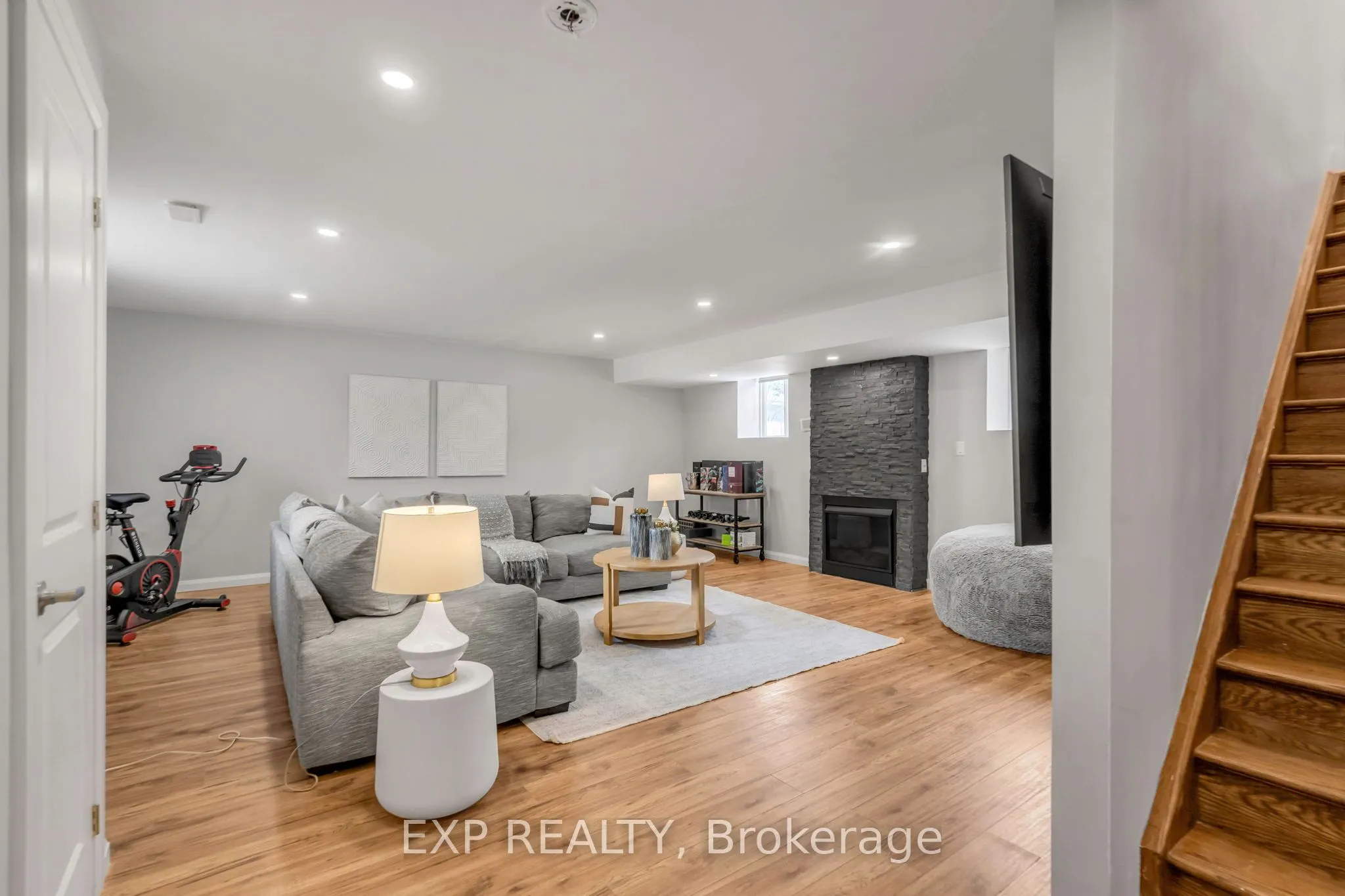 13379 Trafalgar Road