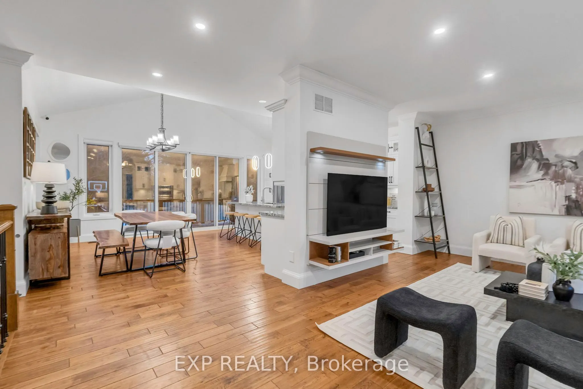 13379 Trafalgar Road