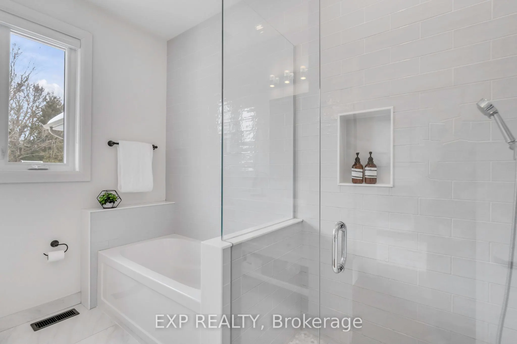 13379 Trafalgar Road