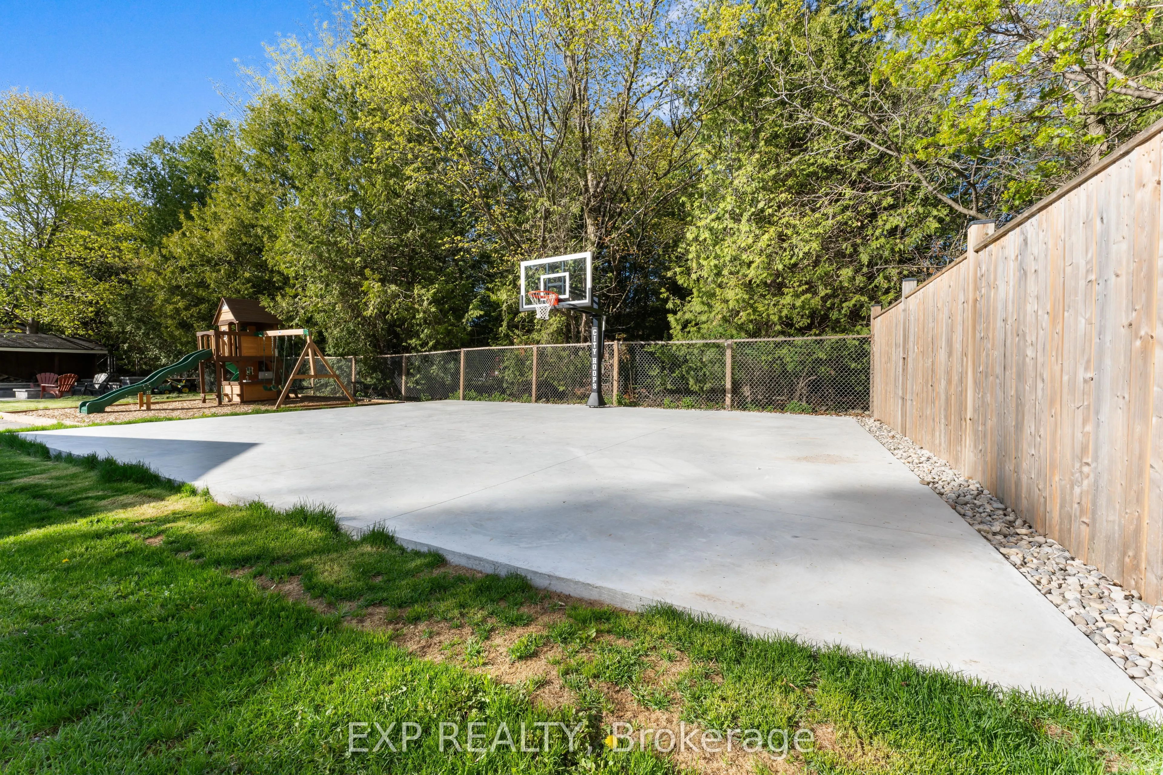 13379 Trafalgar Road