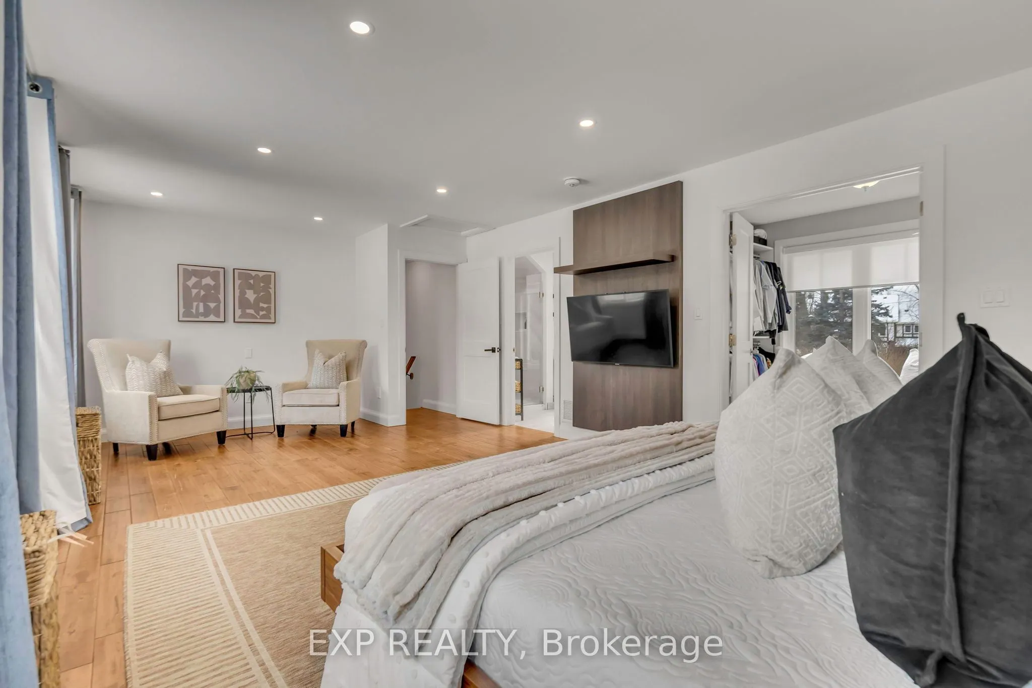 13379 Trafalgar Road