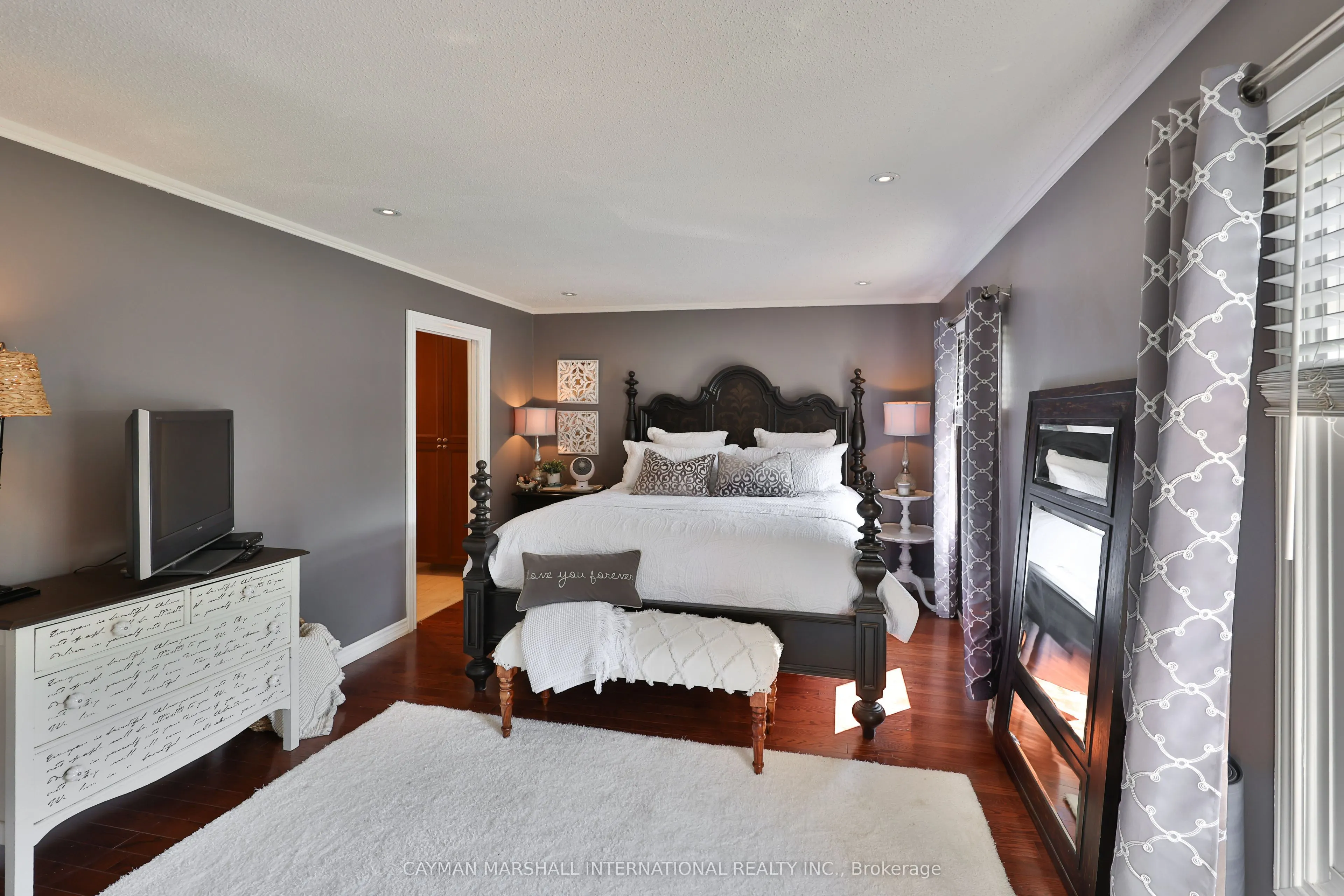 3555 Kingbird Court
