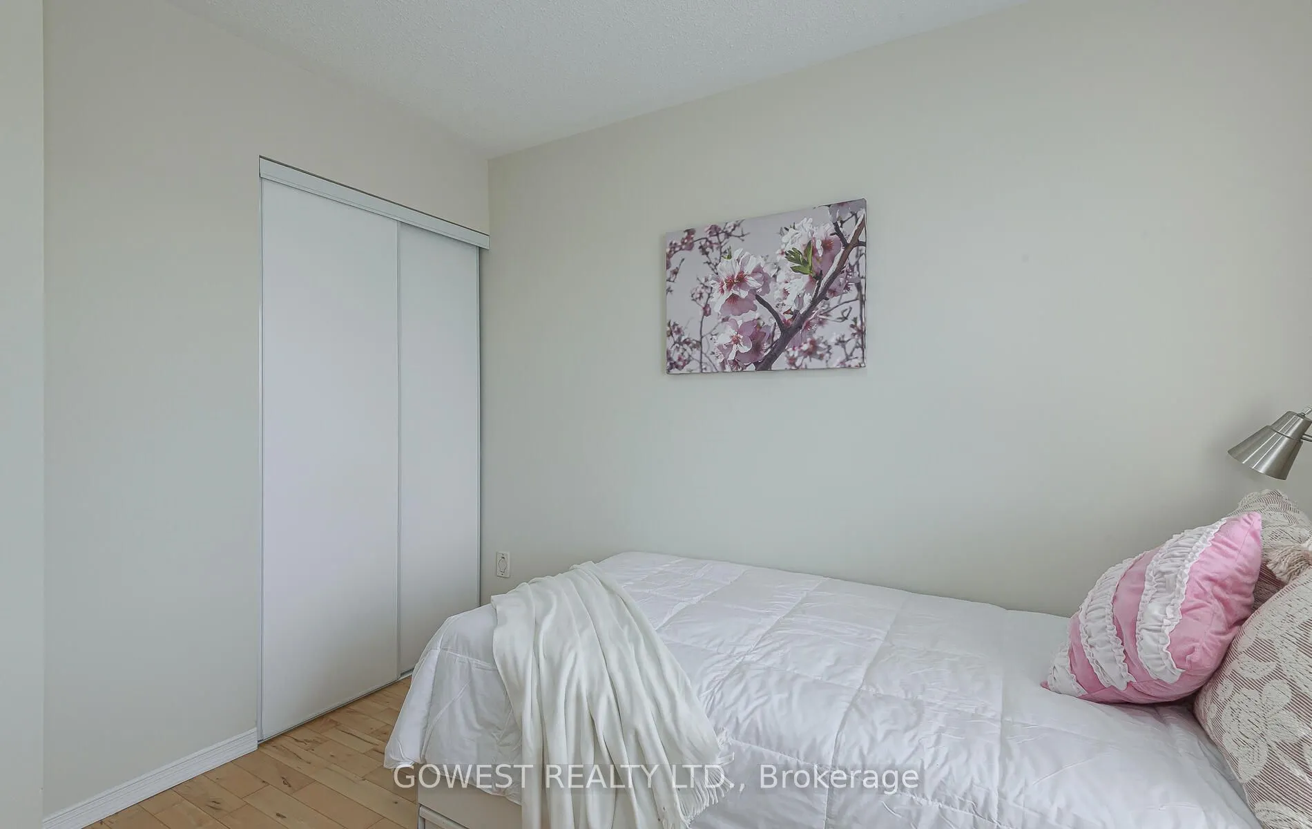 212 Roxton Road