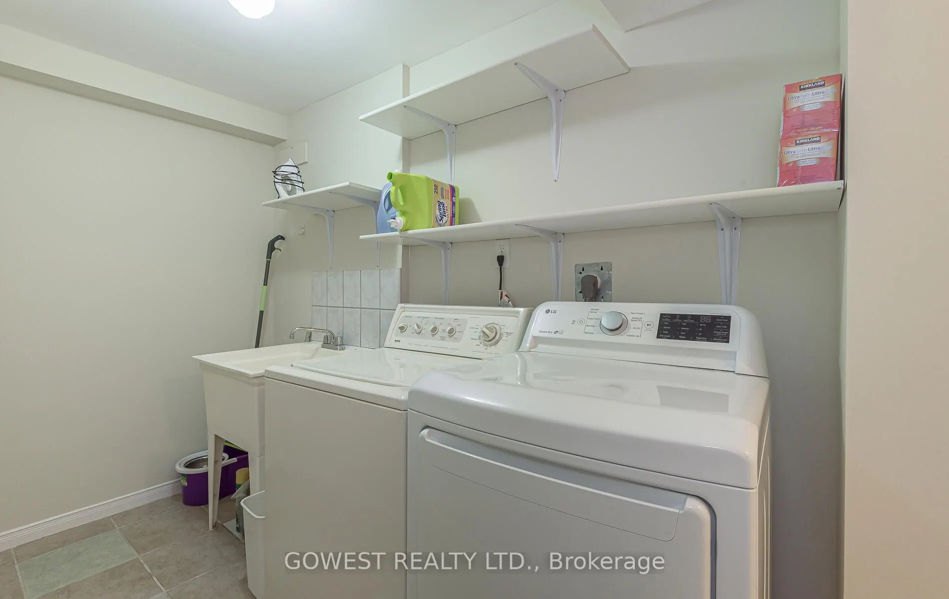 212 Roxton Road