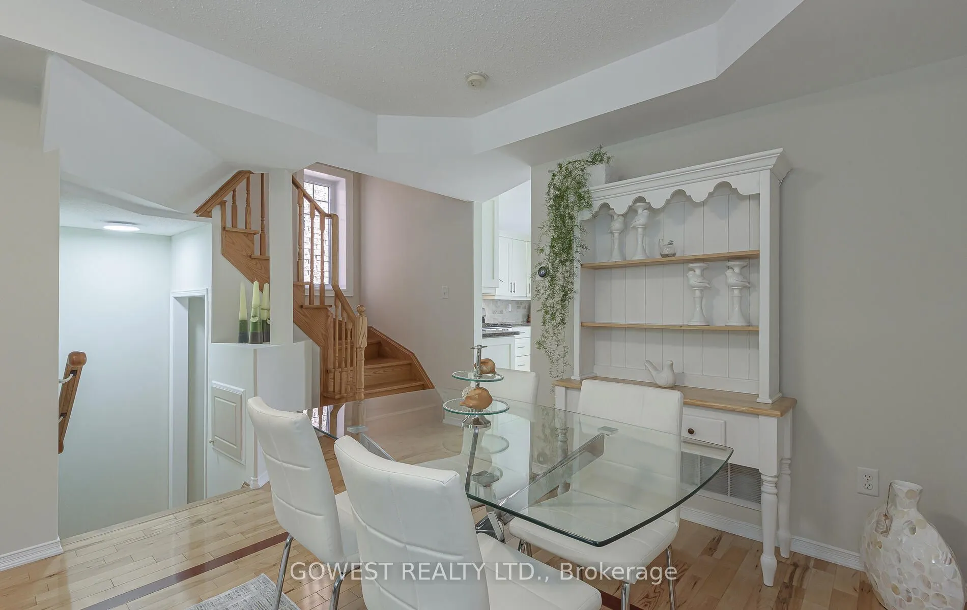 212 Roxton Road