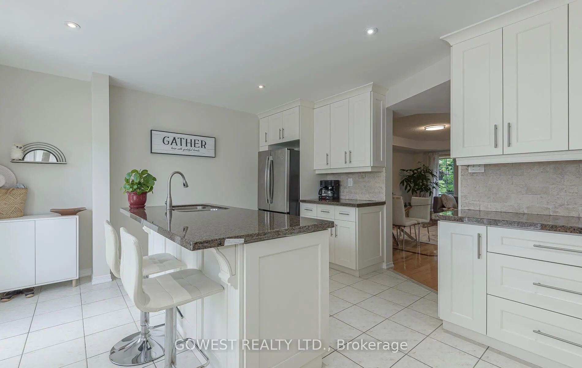 212 Roxton Road