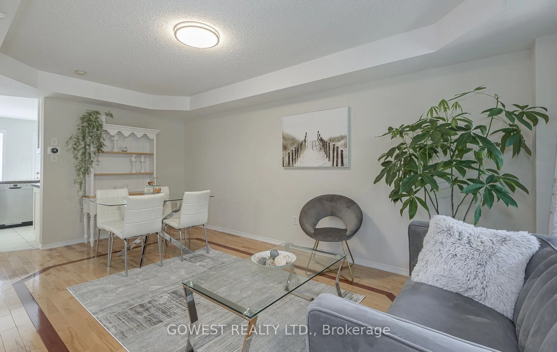 212 Roxton Road