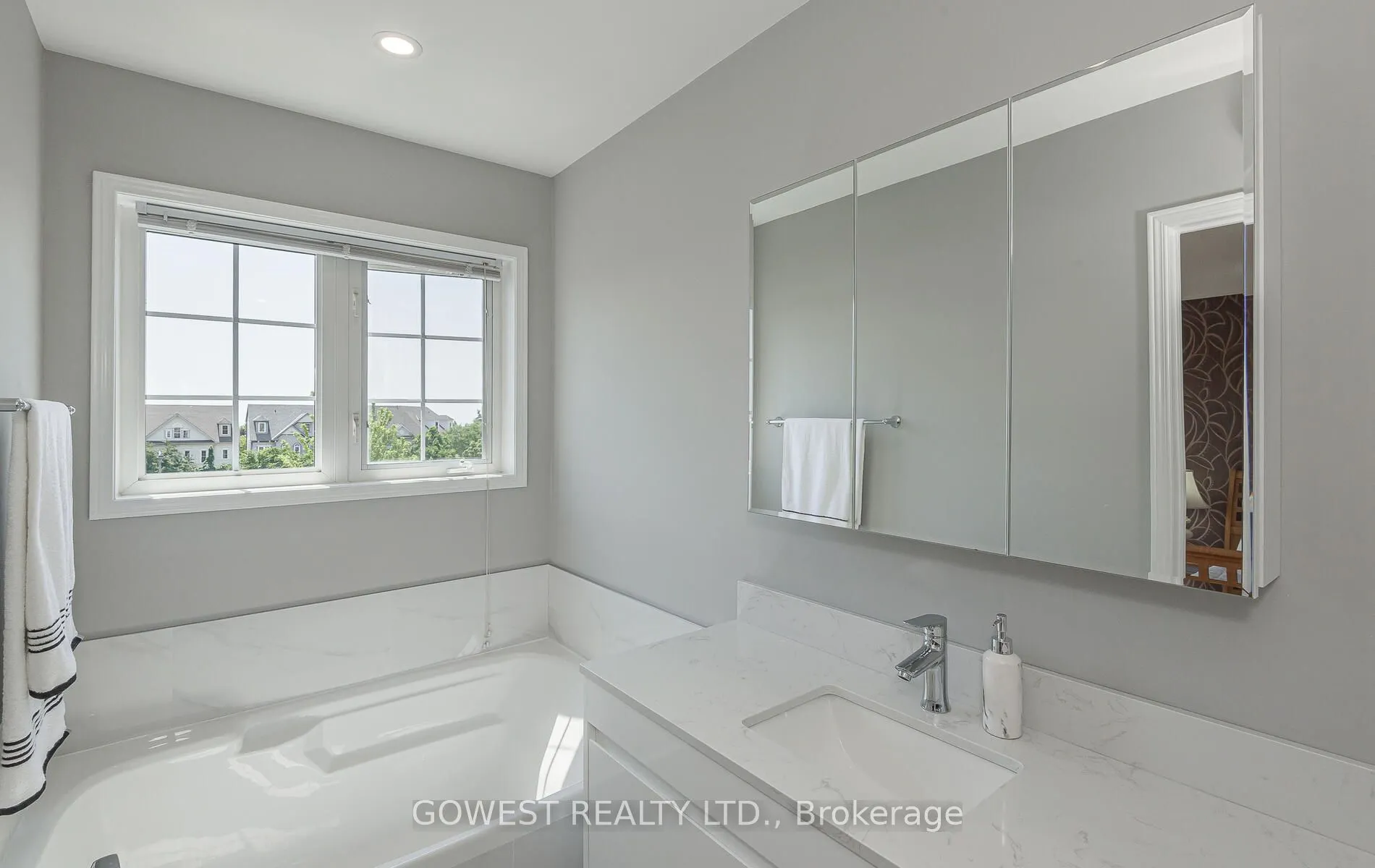 212 Roxton Road