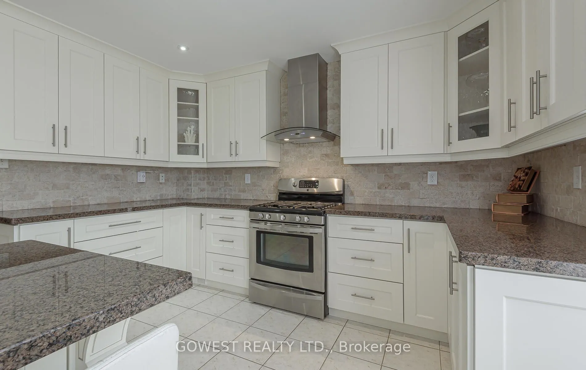 212 Roxton Road