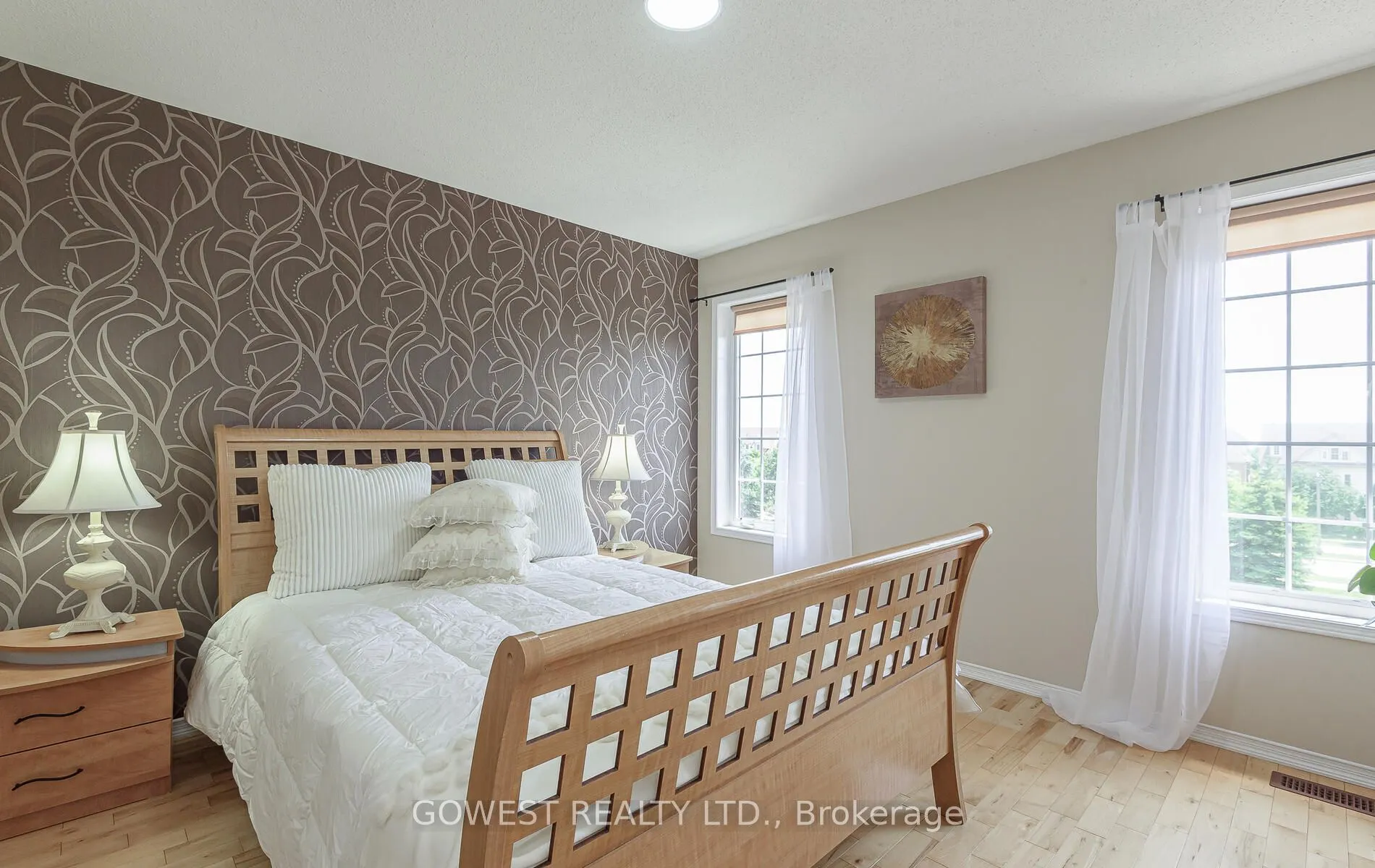 212 Roxton Road