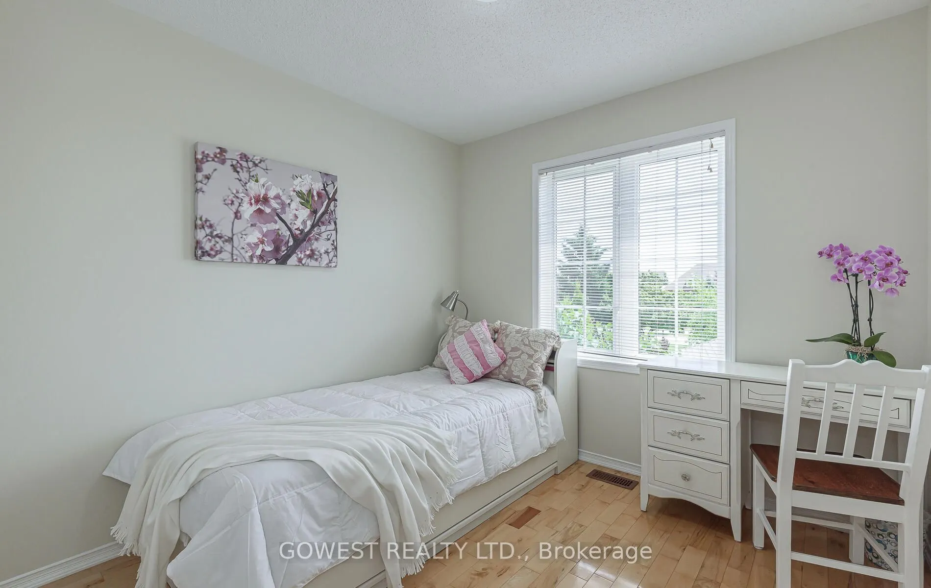 212 Roxton Road