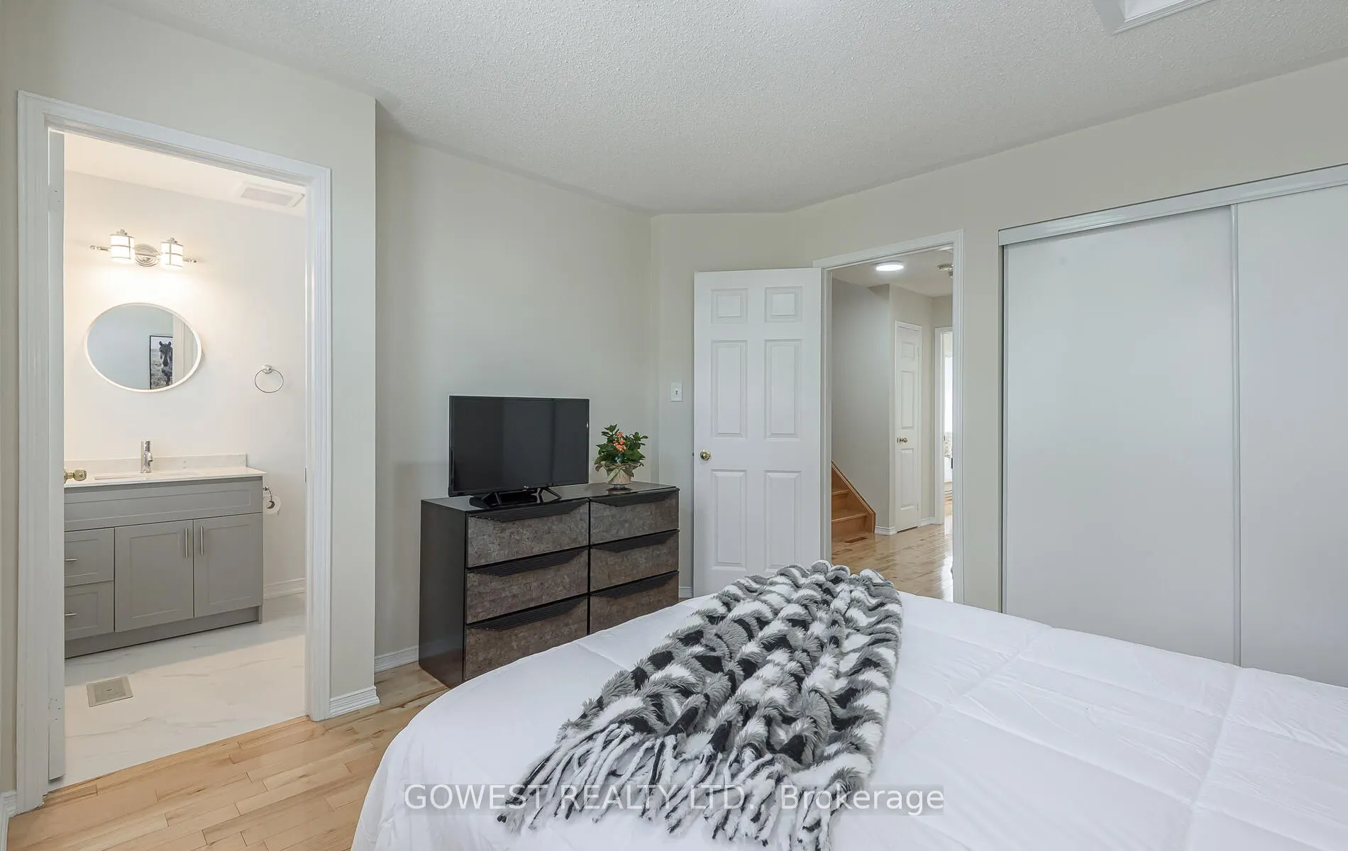 212 Roxton Road