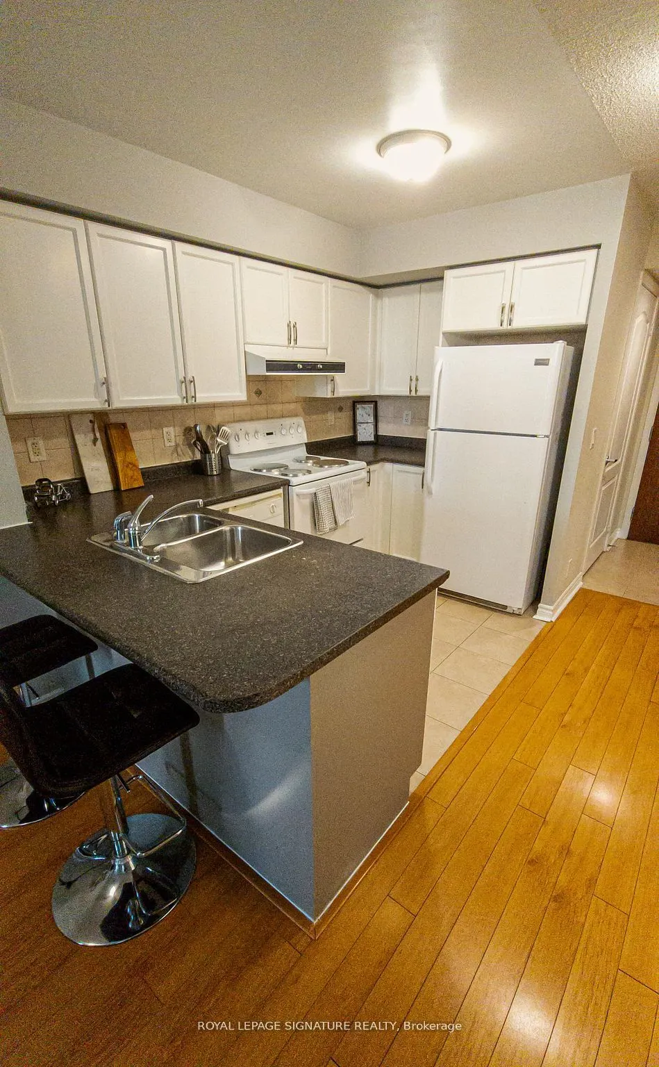 33 Elm Drive, #1007