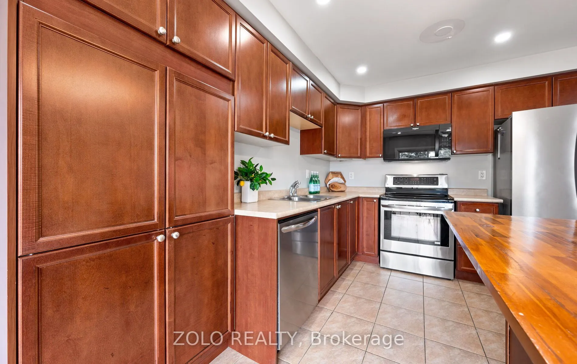 705 Rayner Court