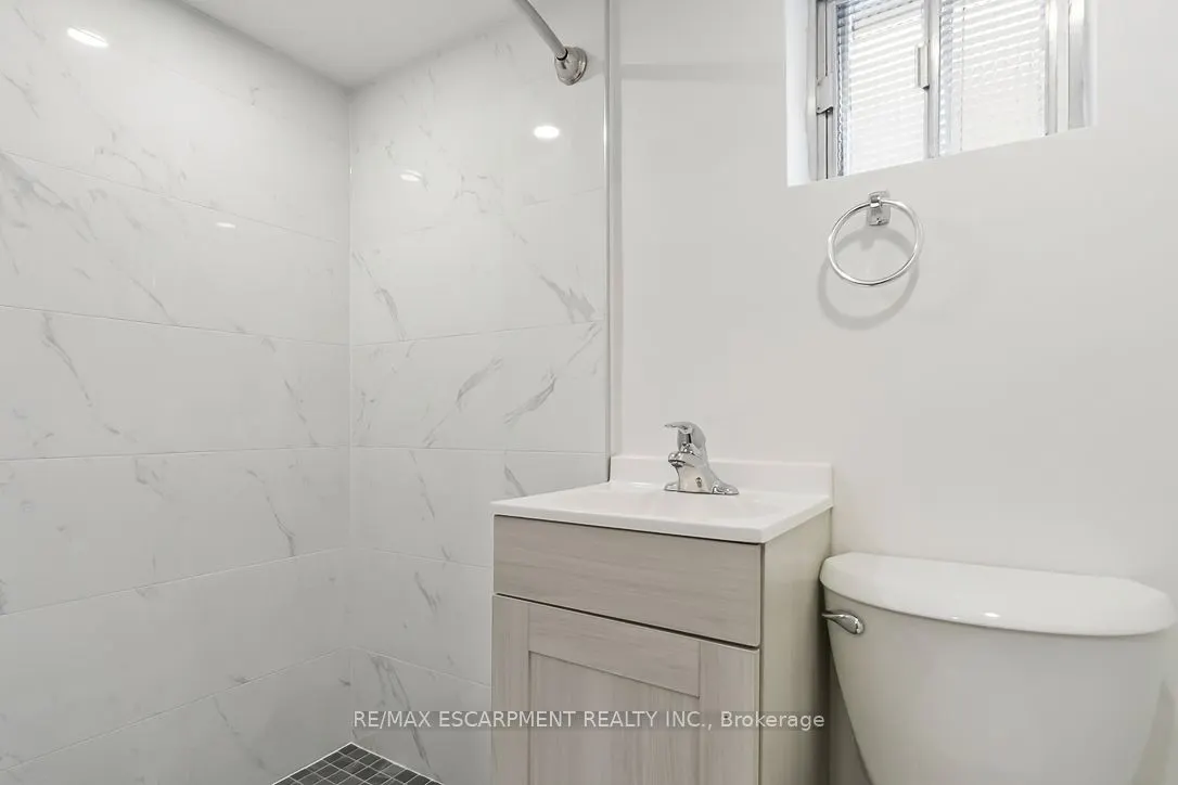 206 Queen Street W, #Lower