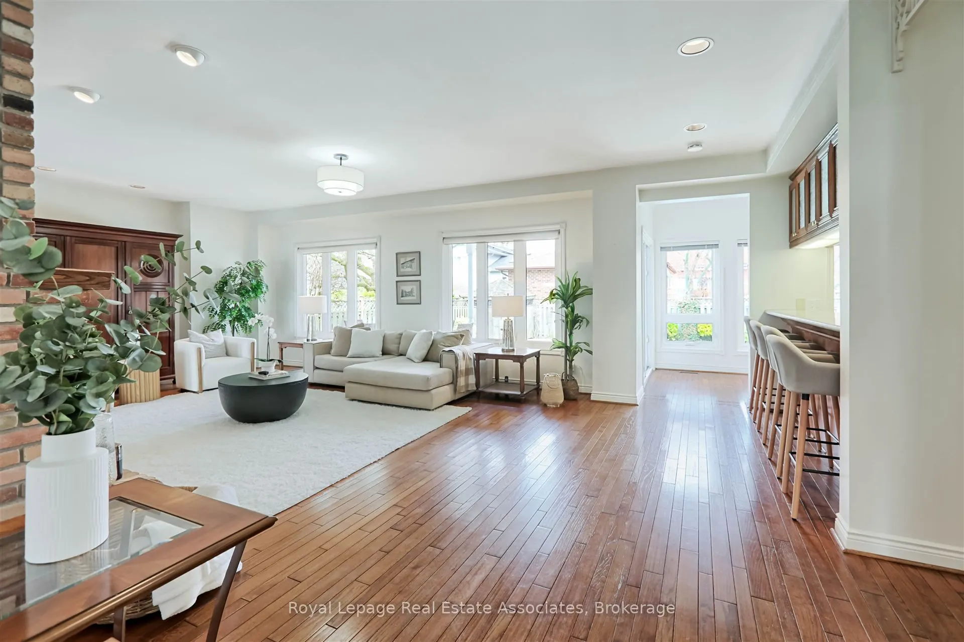 599 Lakeside Avenue