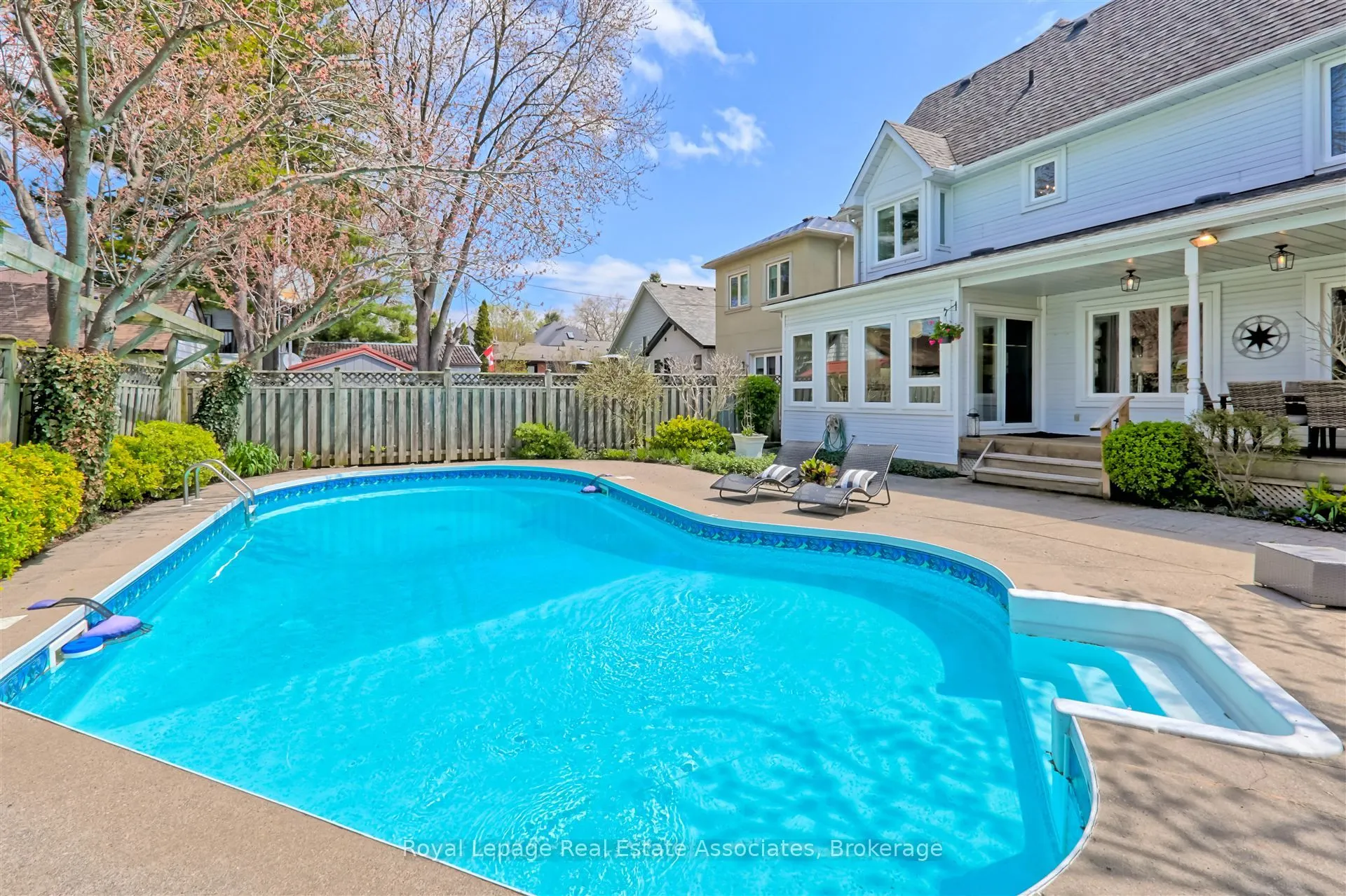 599 Lakeside Avenue