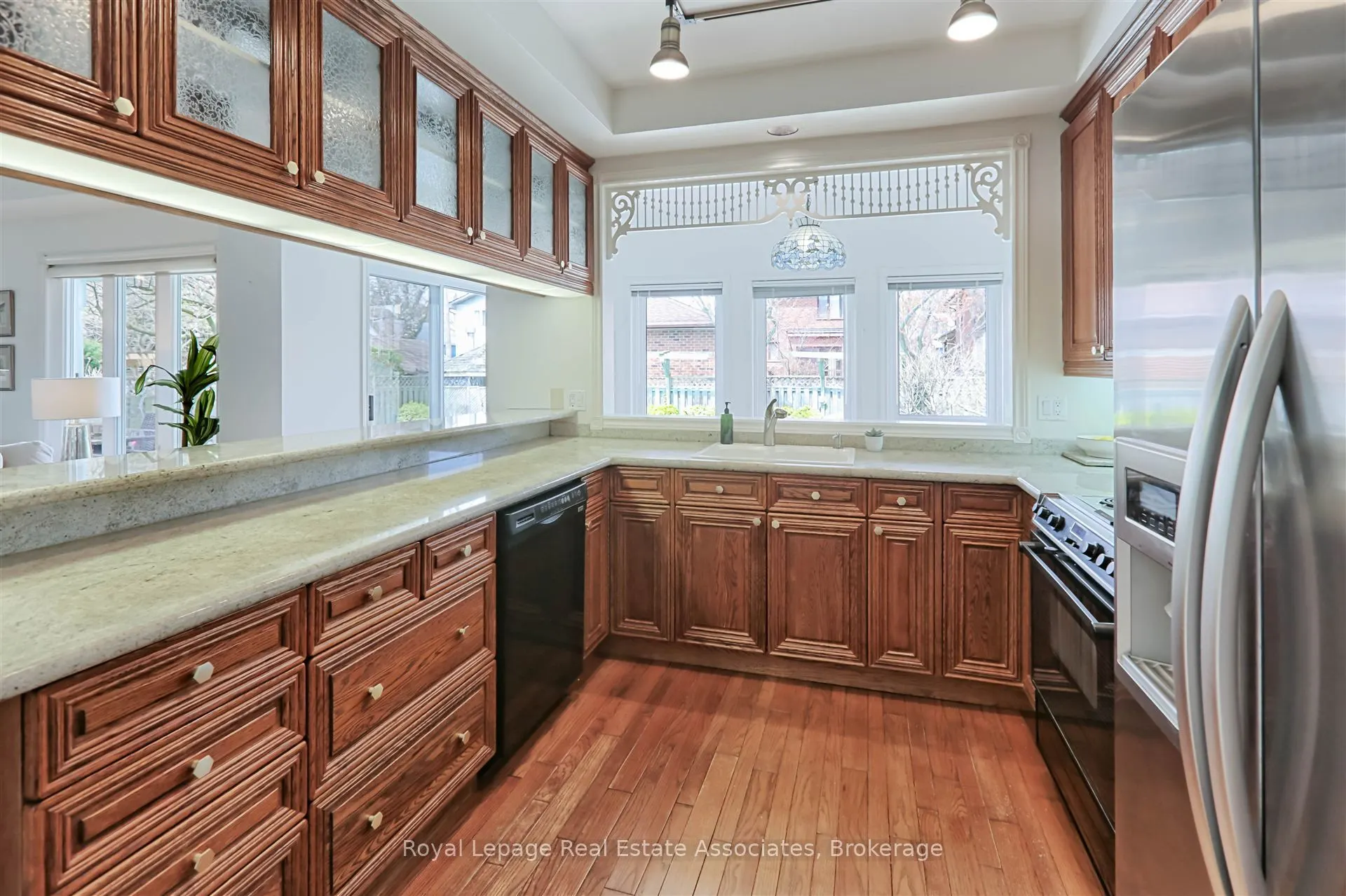 599 Lakeside Avenue