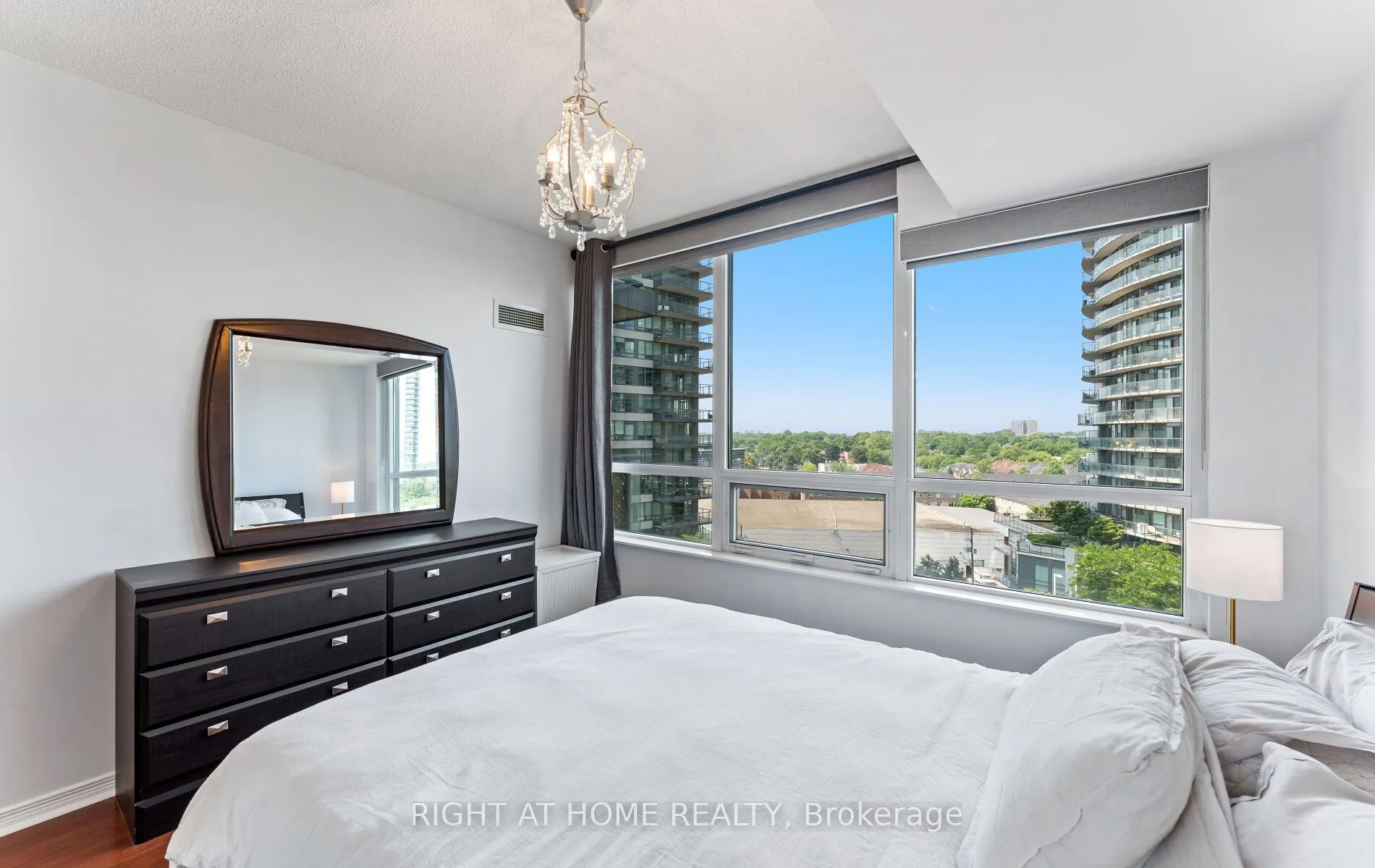 2230 Lake Shore Boulevard W, #803