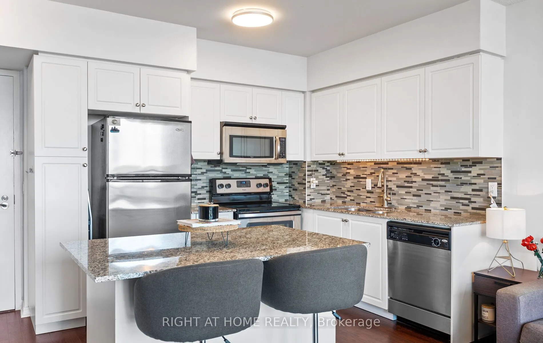 2230 Lake Shore Boulevard W, #803