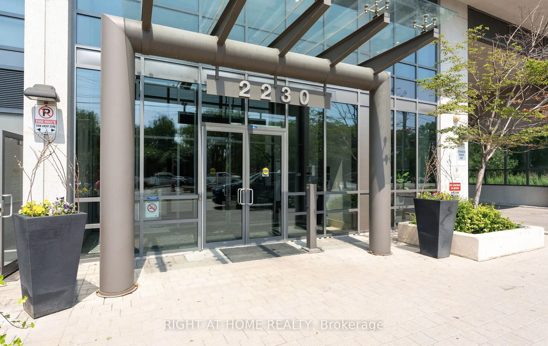 2230 Lake Shore Boulevard W, #803
