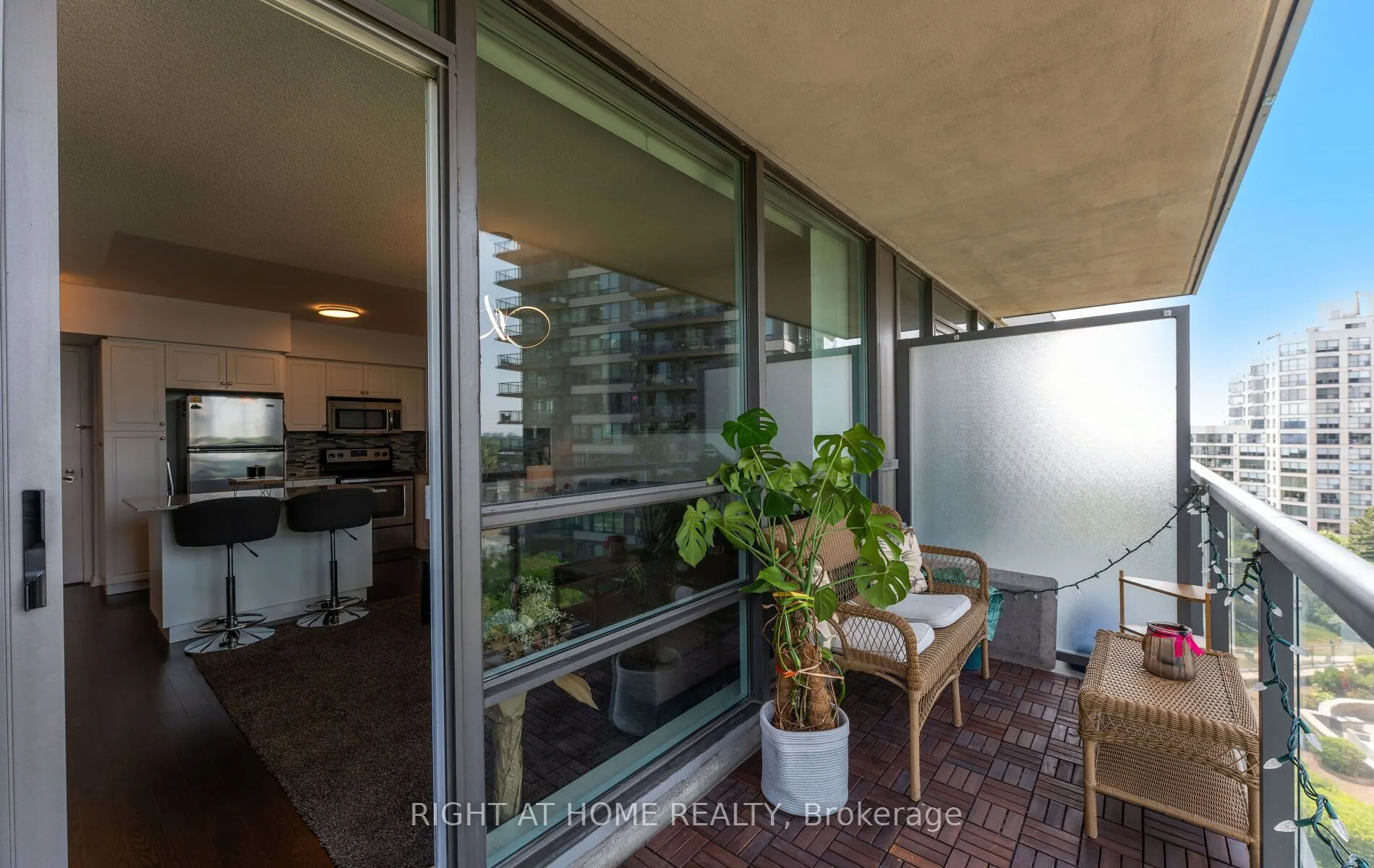 2230 Lake Shore Boulevard W, #803