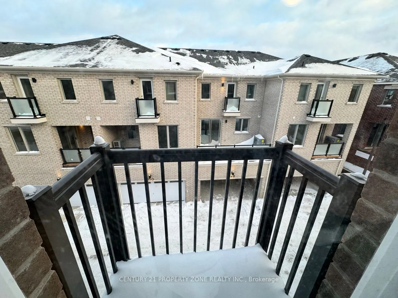 32 Bellasera Way