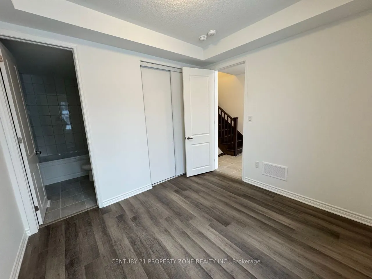 32 Bellasera Way