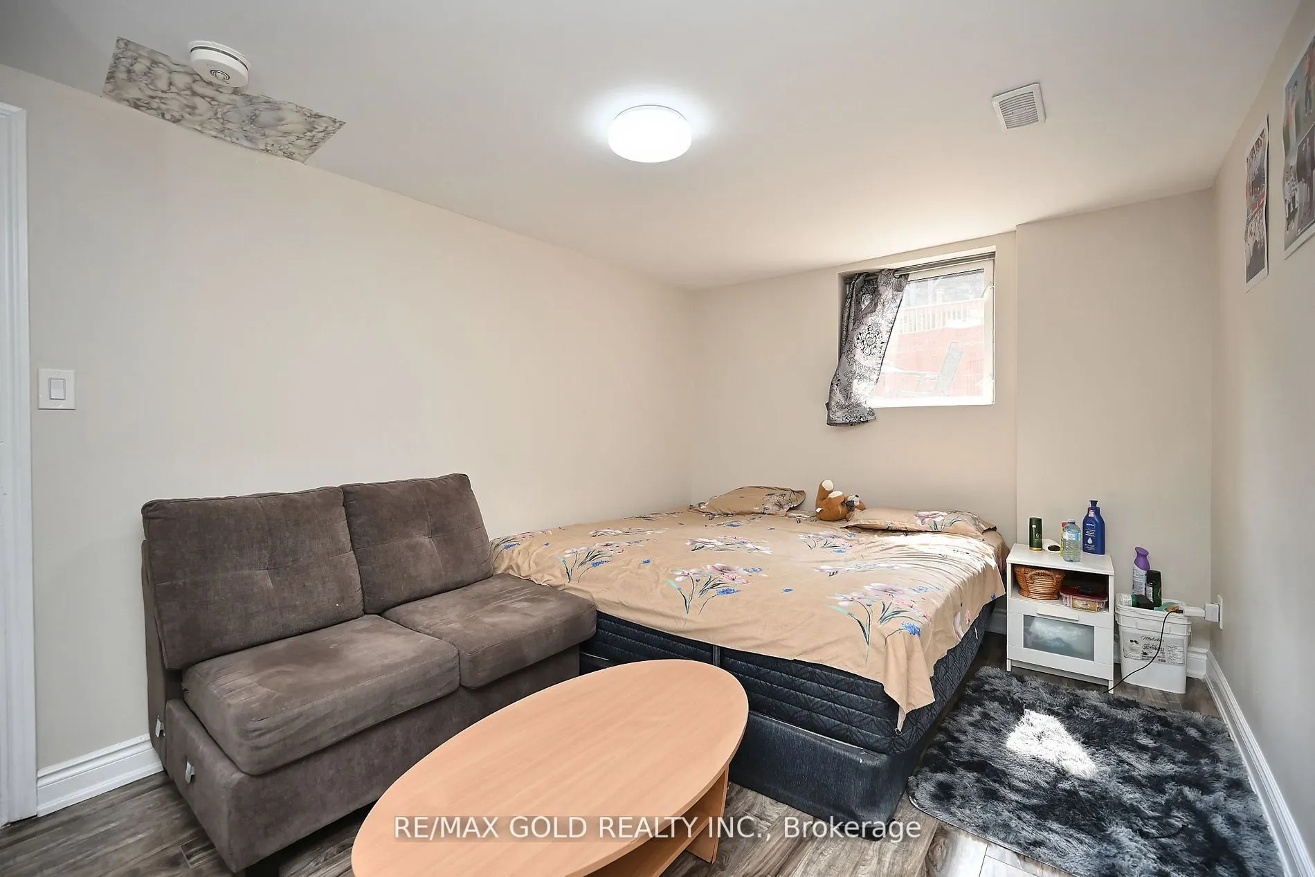 34 Saintsbury Crescent