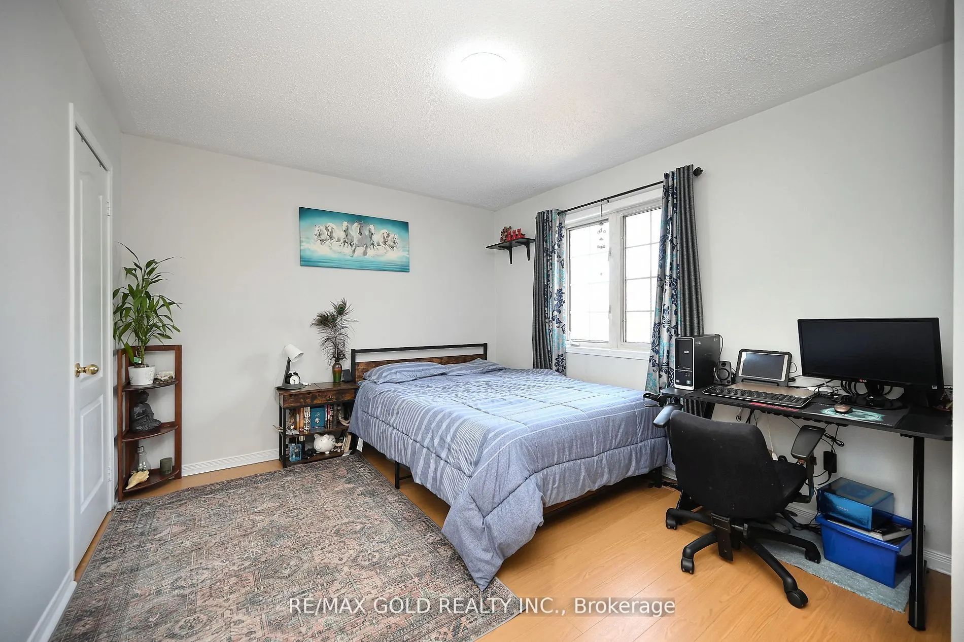 34 Saintsbury Crescent