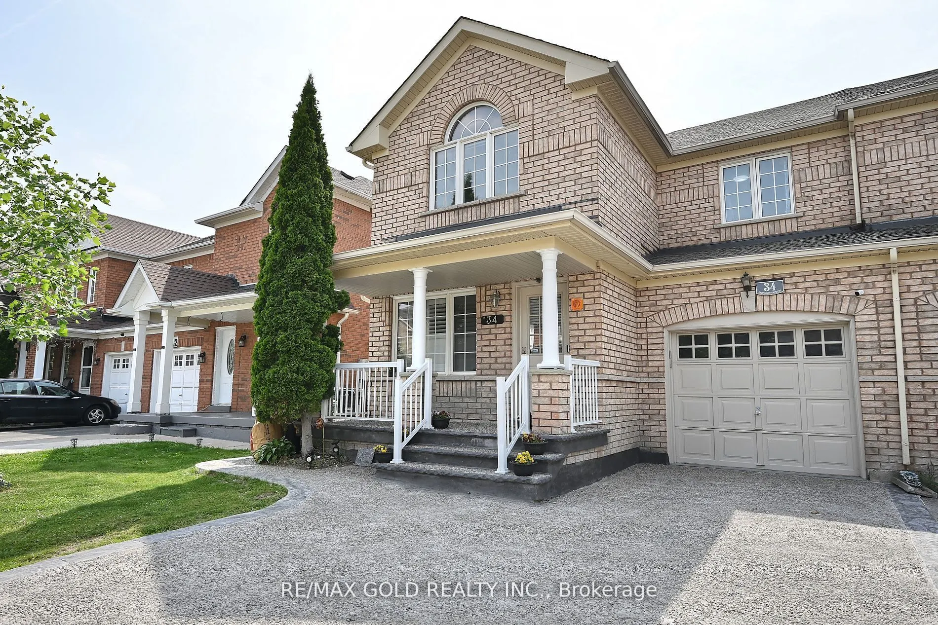 34 Saintsbury Crescent