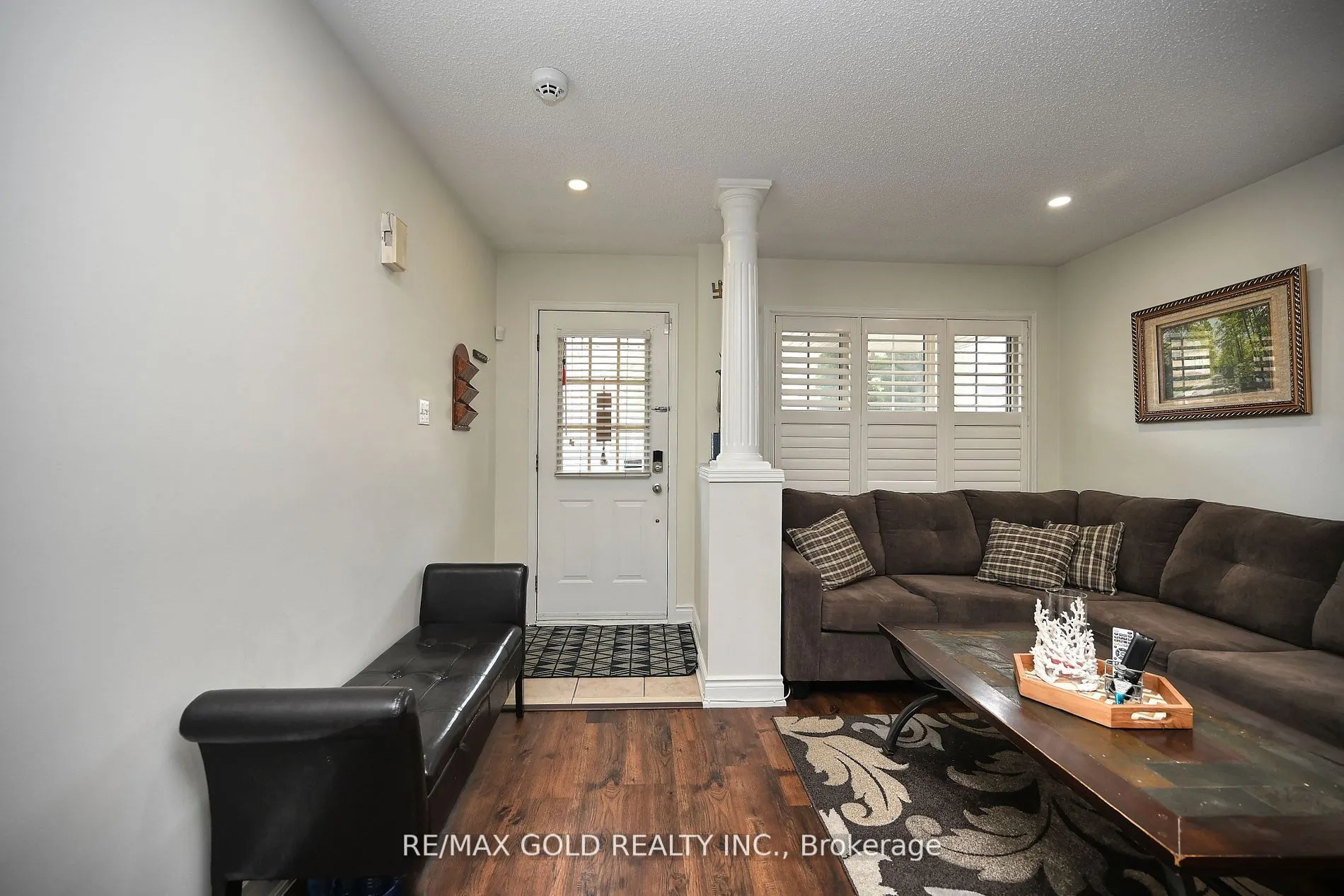 34 Saintsbury Crescent