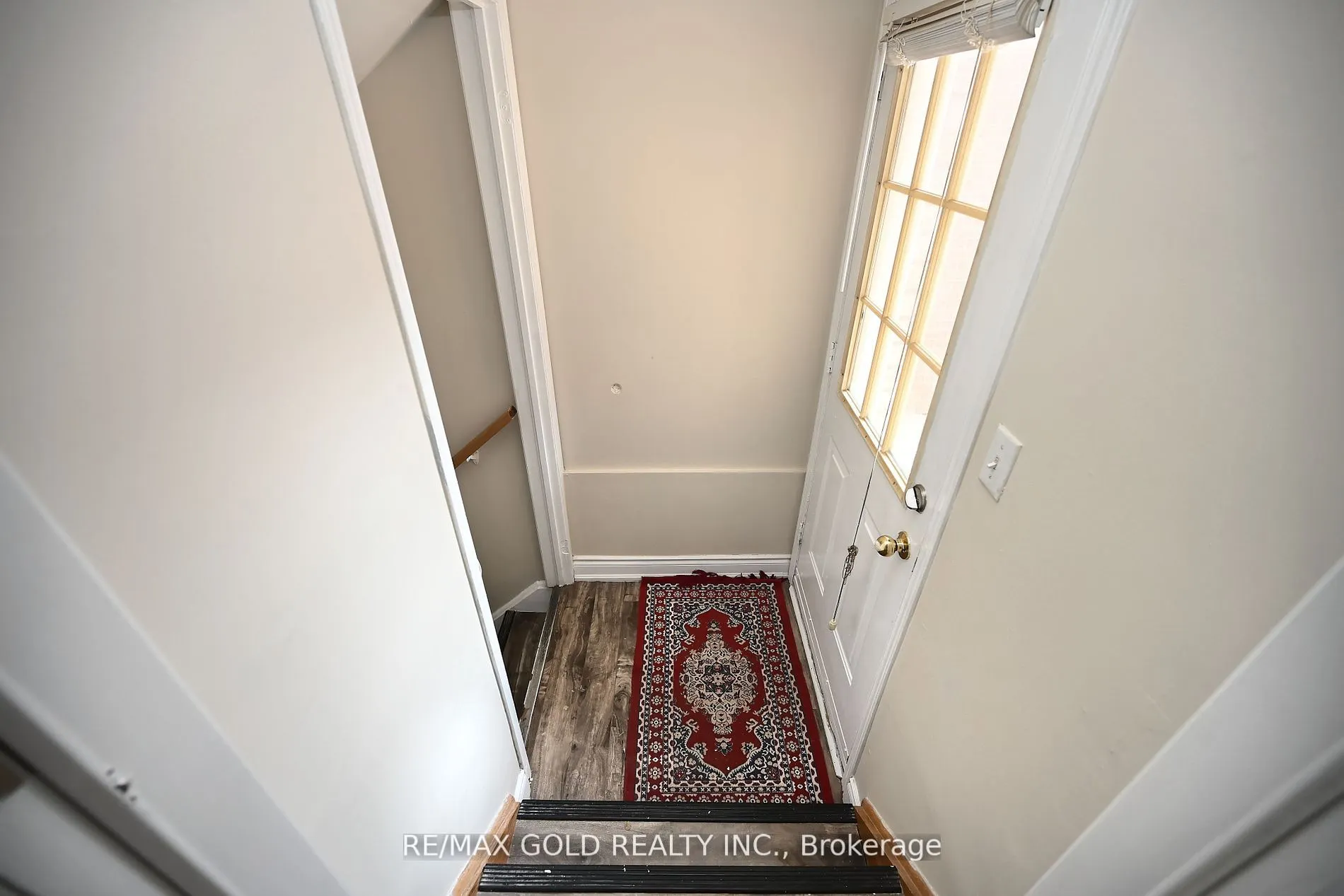 34 Saintsbury Crescent
