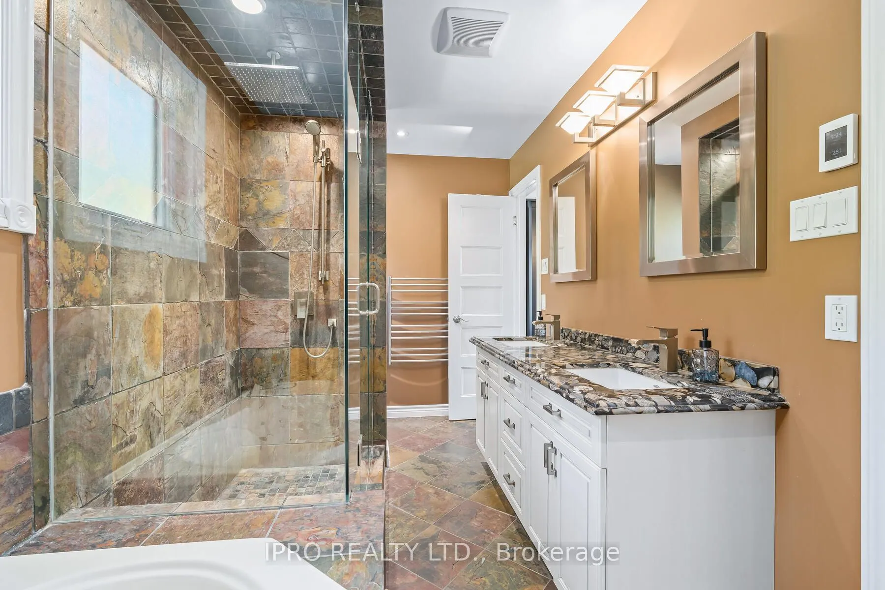 8 Jason Crescent